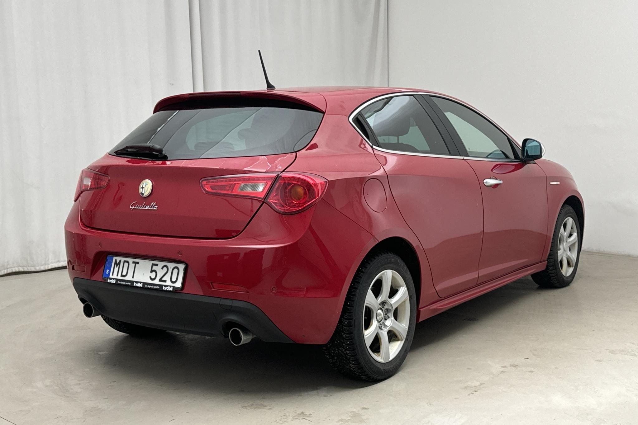 Alfa Romeo Giulietta 2.0 JTDm (140hk) - 151 230 km - Käsitsi - punane - 2012