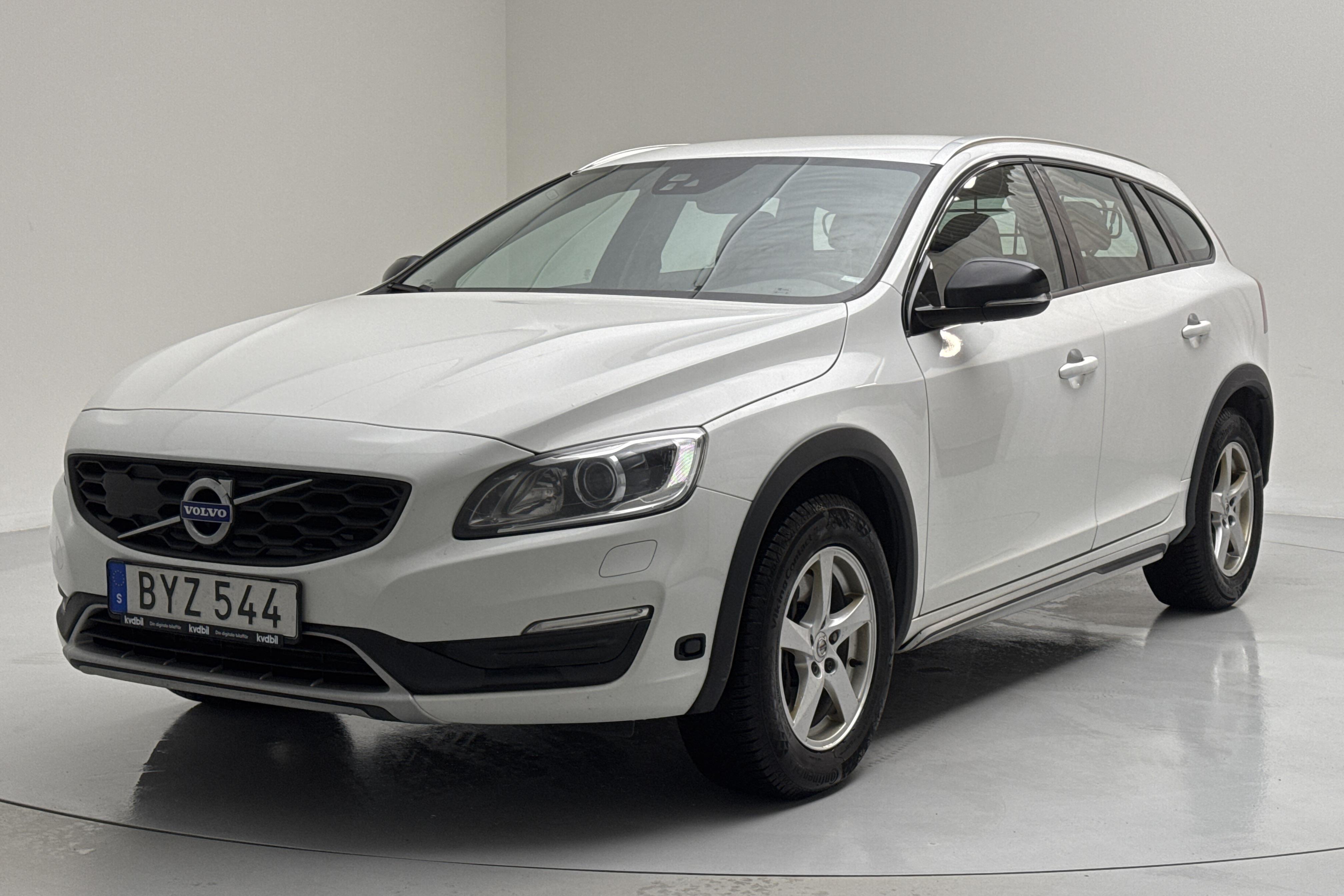 Volvo V60 D3 Cross Country (150hk) - 17 036 mil - Automat - vit - 2017