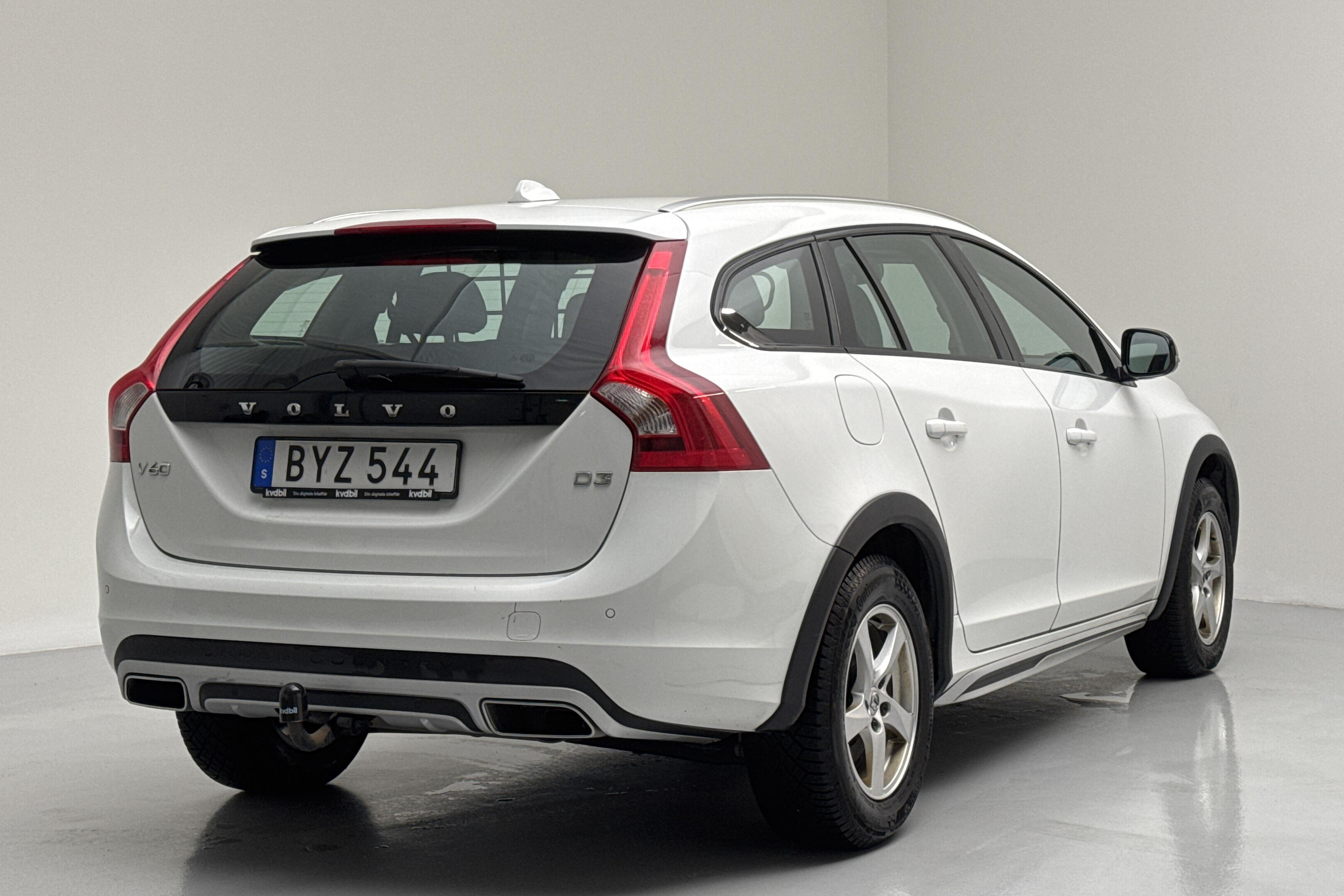 Volvo V60 D3 Cross Country (150hk) - 17 036 mil - Automat - vit - 2017