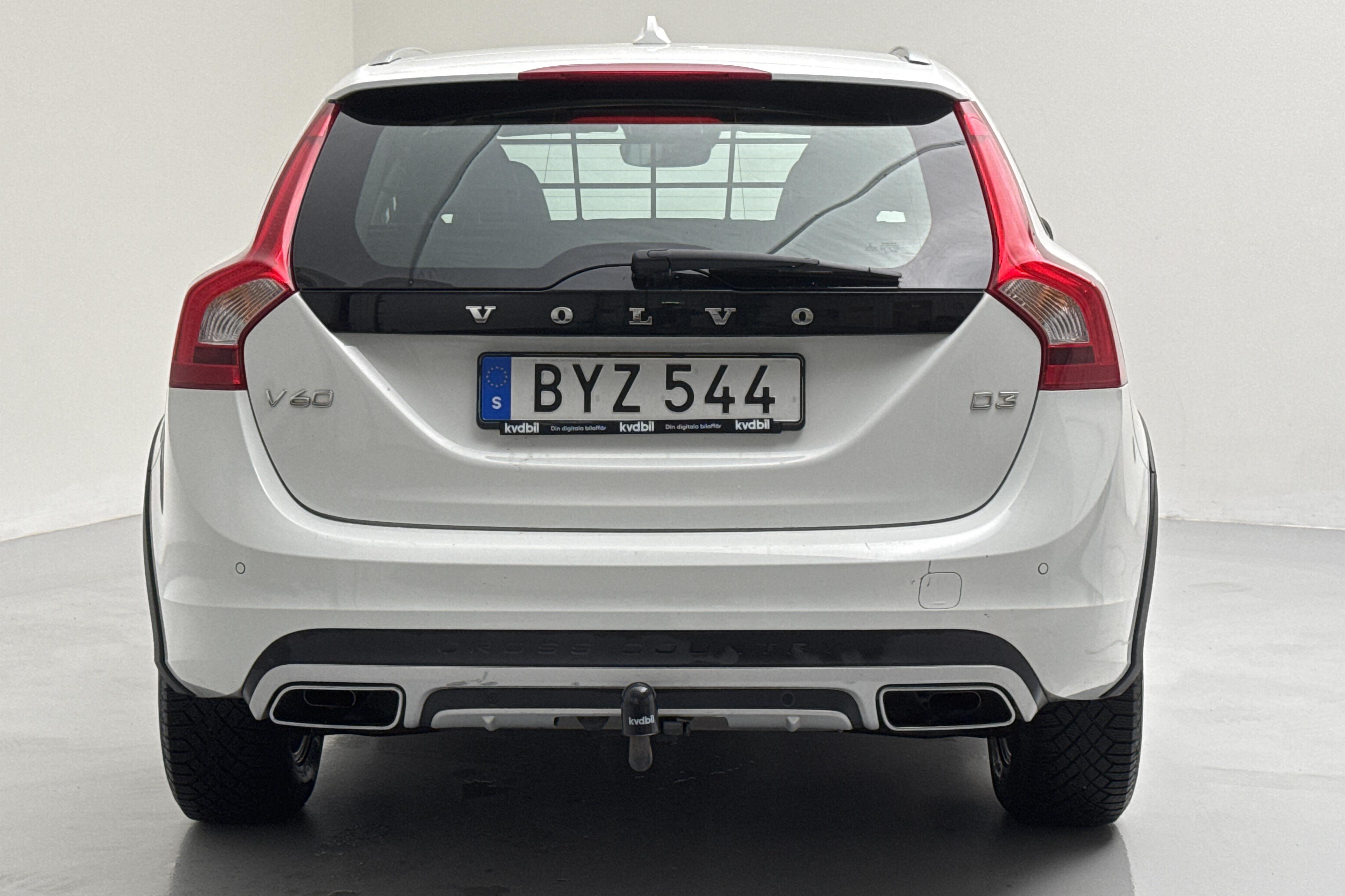 Volvo V60 D3 Cross Country (150hk) - 17 036 mil - Automat - vit - 2017