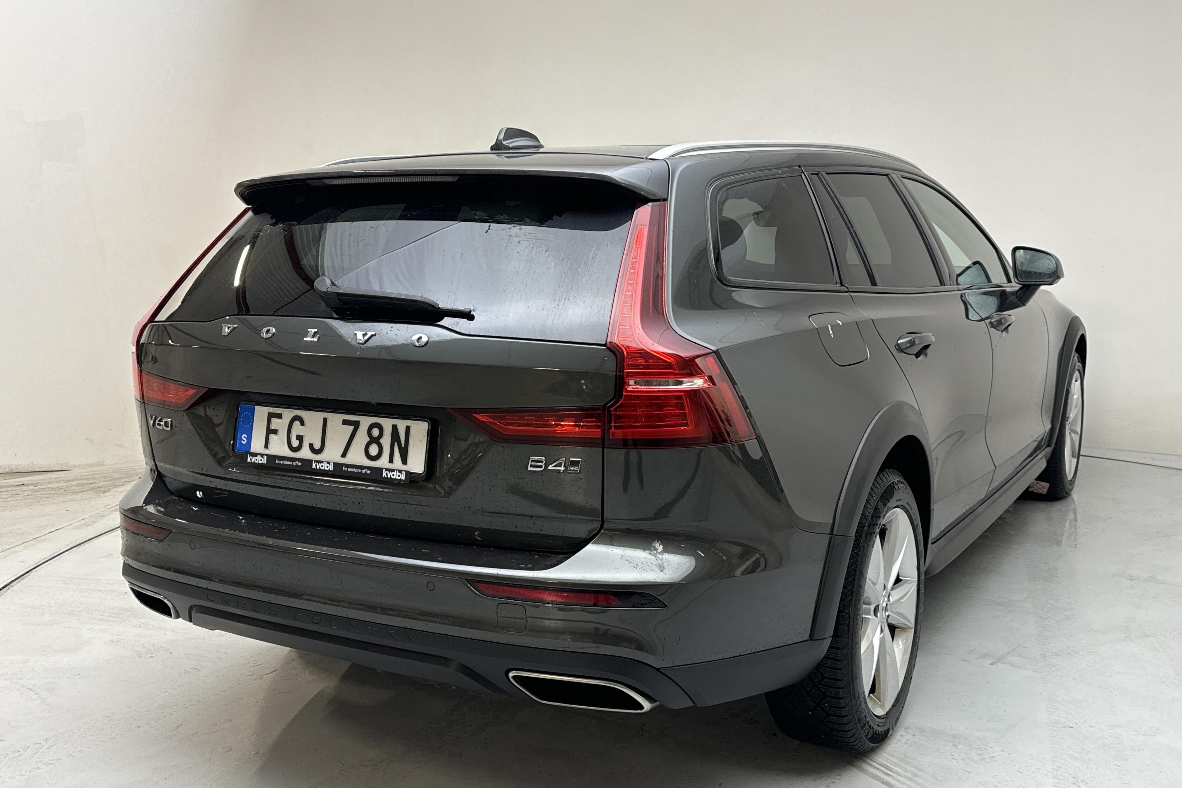 Volvo V60 B4 Cross Country AWD Mildhybrid, Diesel (197hk) - 11 531 mil - Automat - Dark Grey - 2021