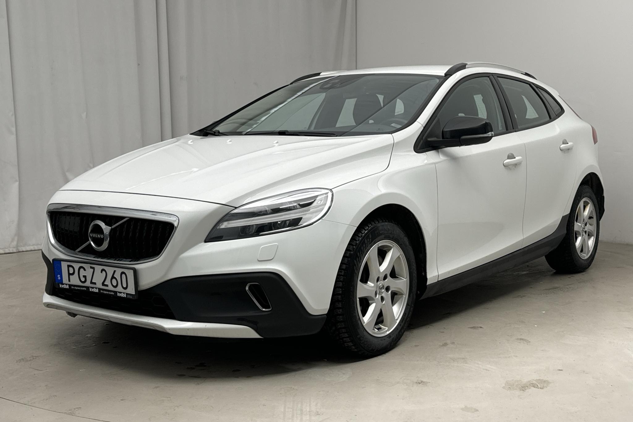 Volvo V40 Cross Country D2 (120hk) - 15 318 mil - Automat - vit - 2017