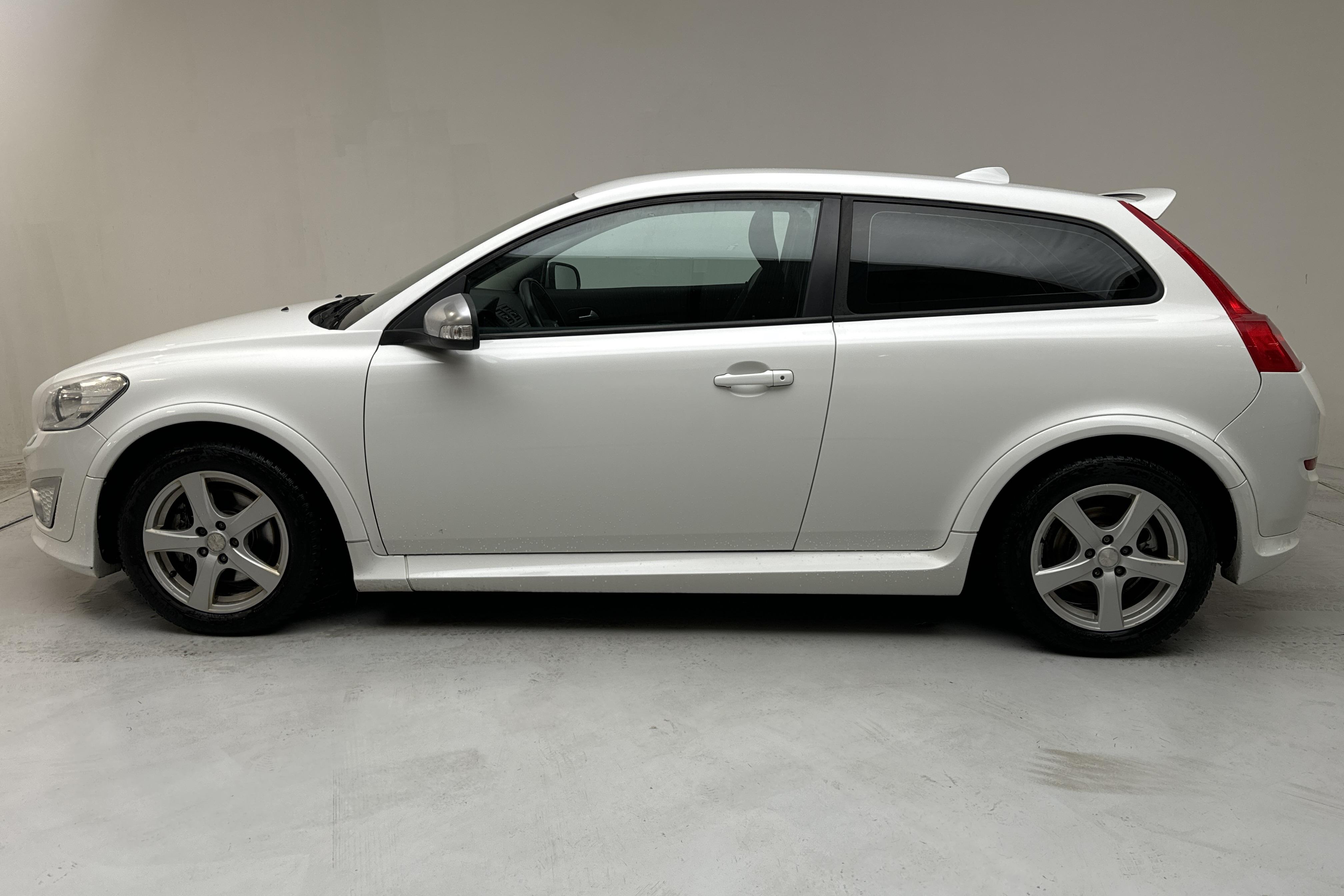 Volvo C30 D4 (177hk) - 190 900 km - Automaatne - valge - 2011