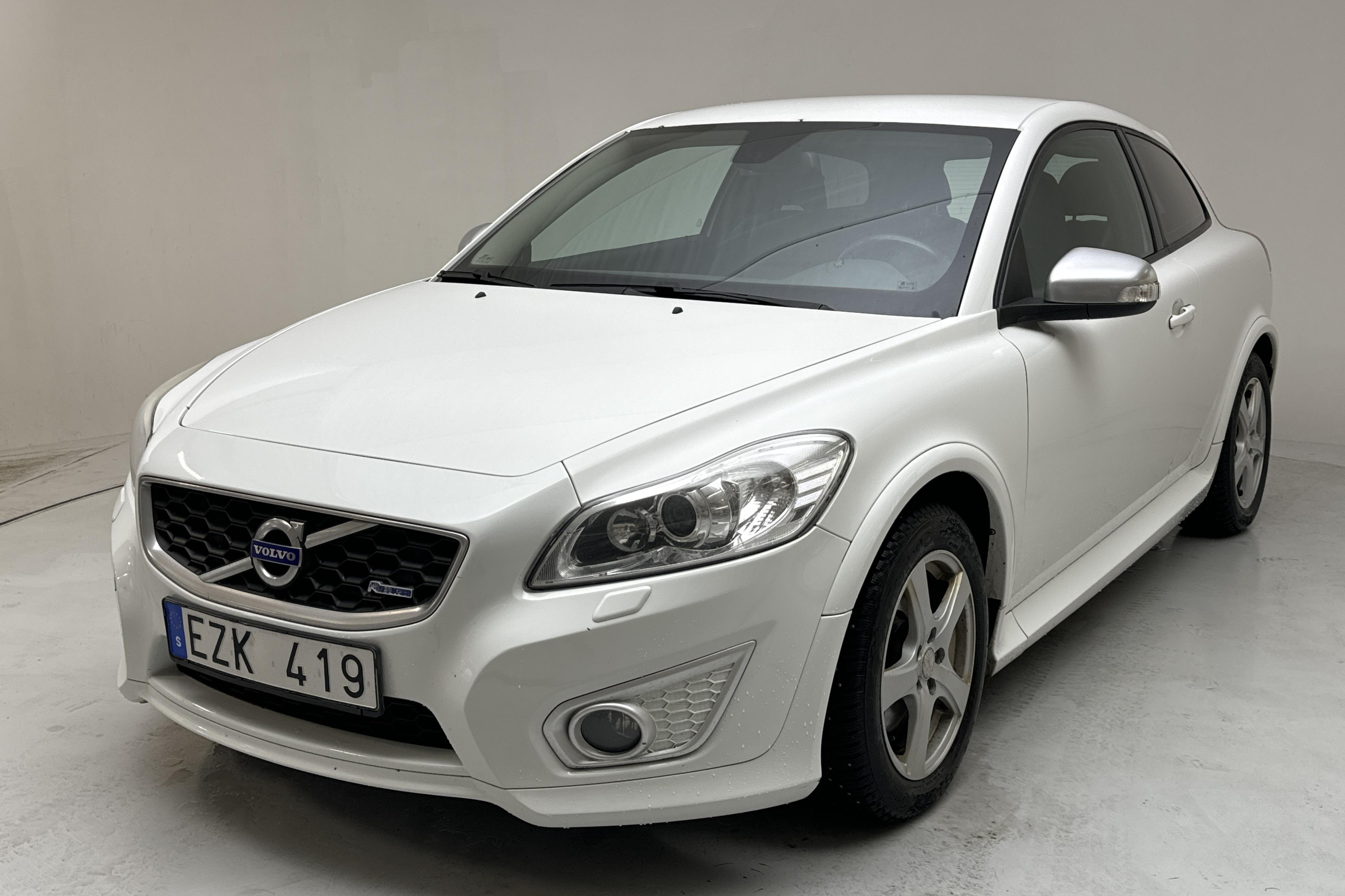 Volvo C30 D4 (177hk) - 190 900 km - Automaatne - valge - 2011