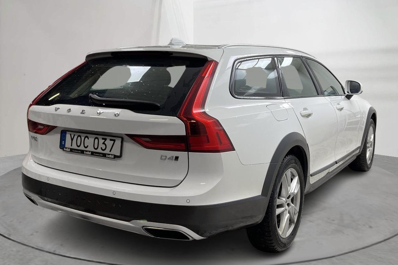 Volvo V90 D4 Cross Country AWD (190hk) - 24 287 mil - Automat - vit - 2019