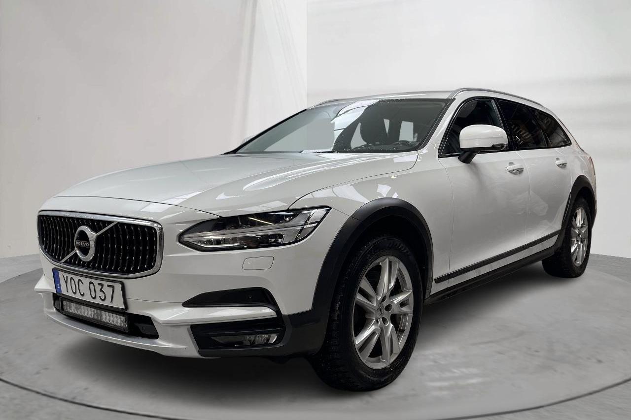 Volvo V90 D4 Cross Country AWD (190hk) - 24 287 mil - Automat - vit - 2019