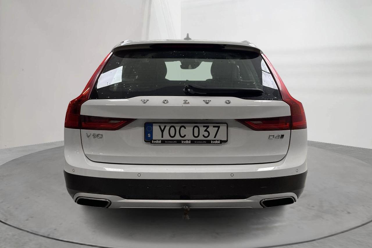 Volvo V90 D4 Cross Country AWD (190hk) - 24 287 mil - Automat - vit - 2019