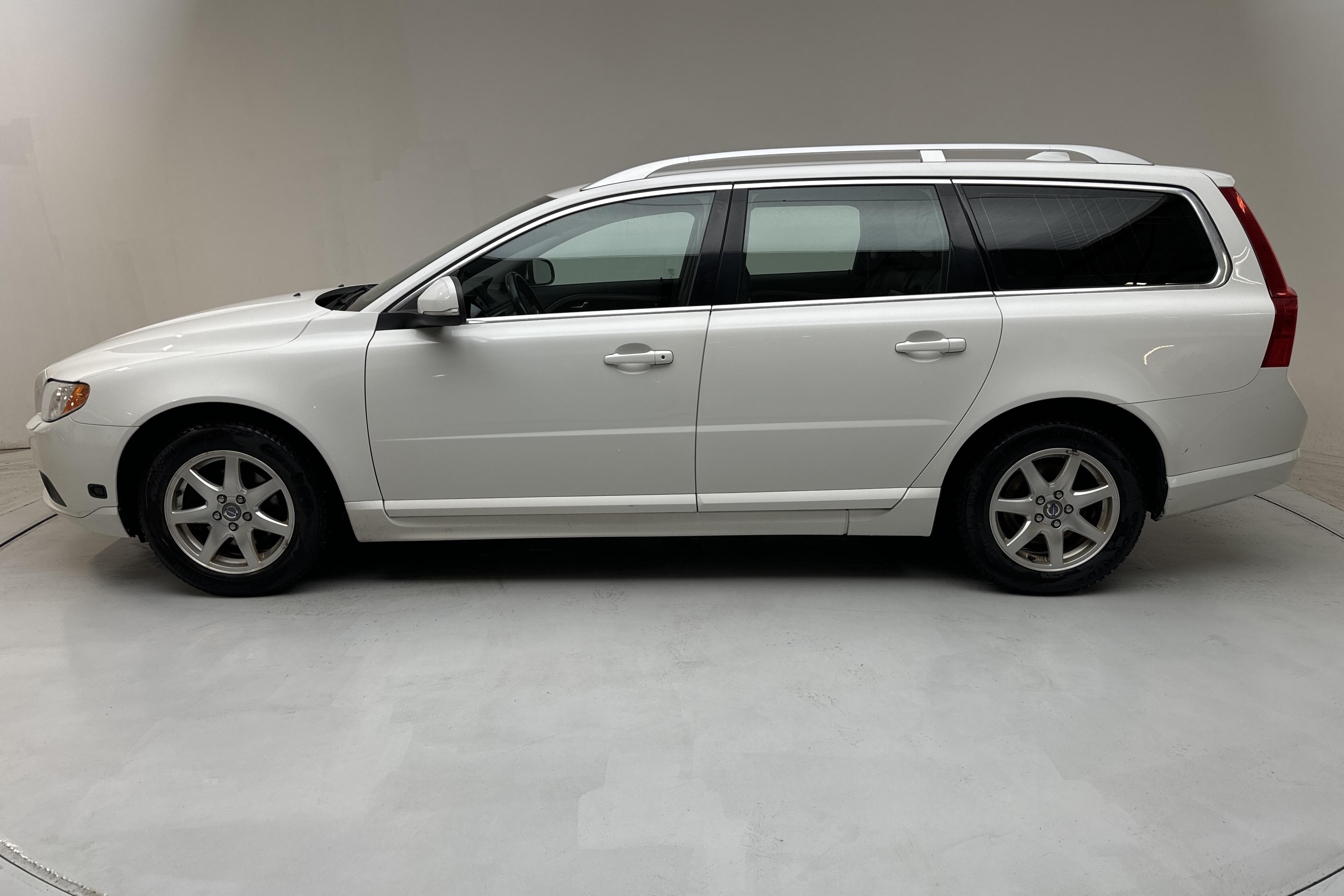 Volvo V70 II D4 (163hk) - 167 510 km - Automatyczna - biały - 2013