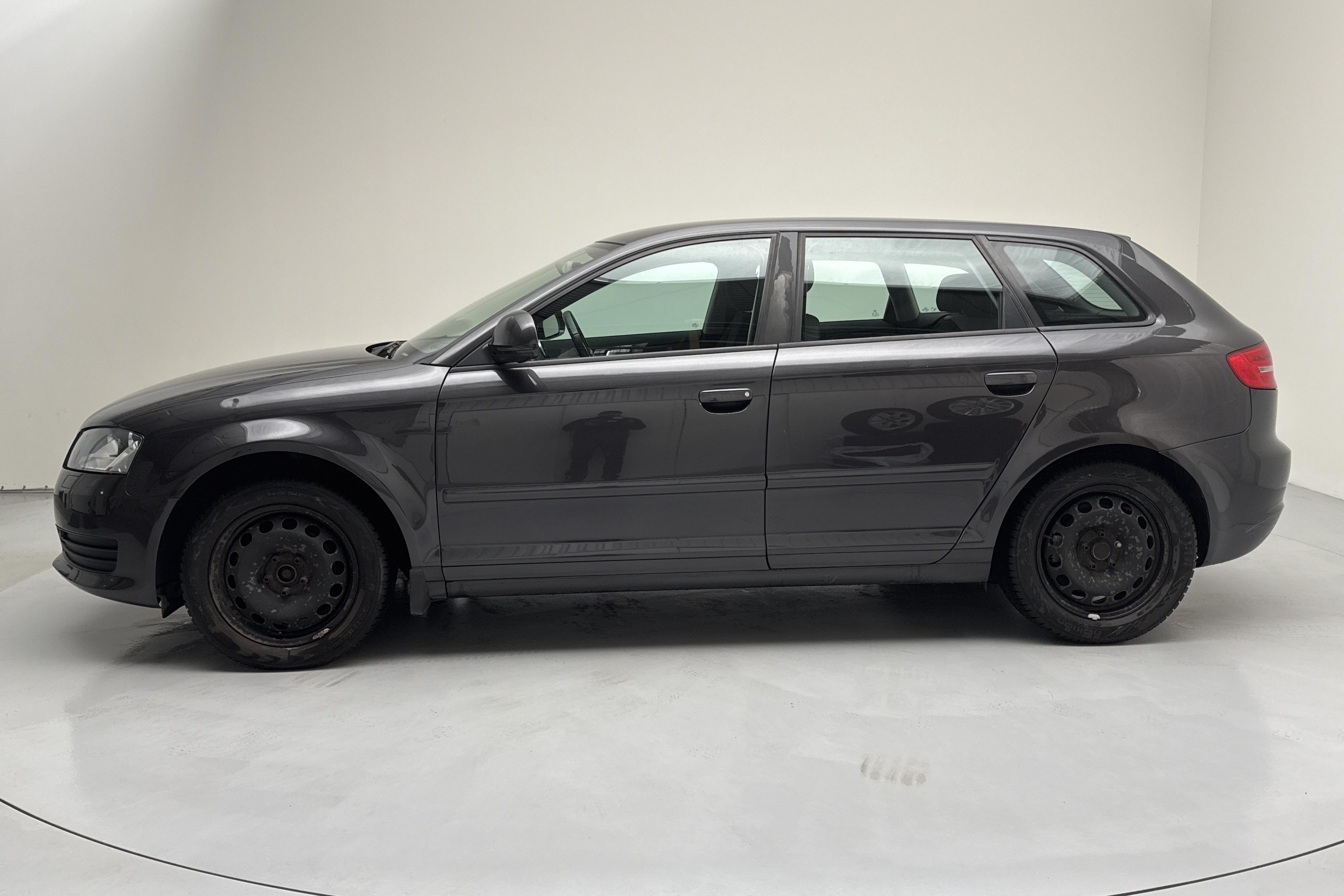 Audi A3 1.6 E85 Sportback (102hk) - 137 990 km - Manualna - szary - 2009