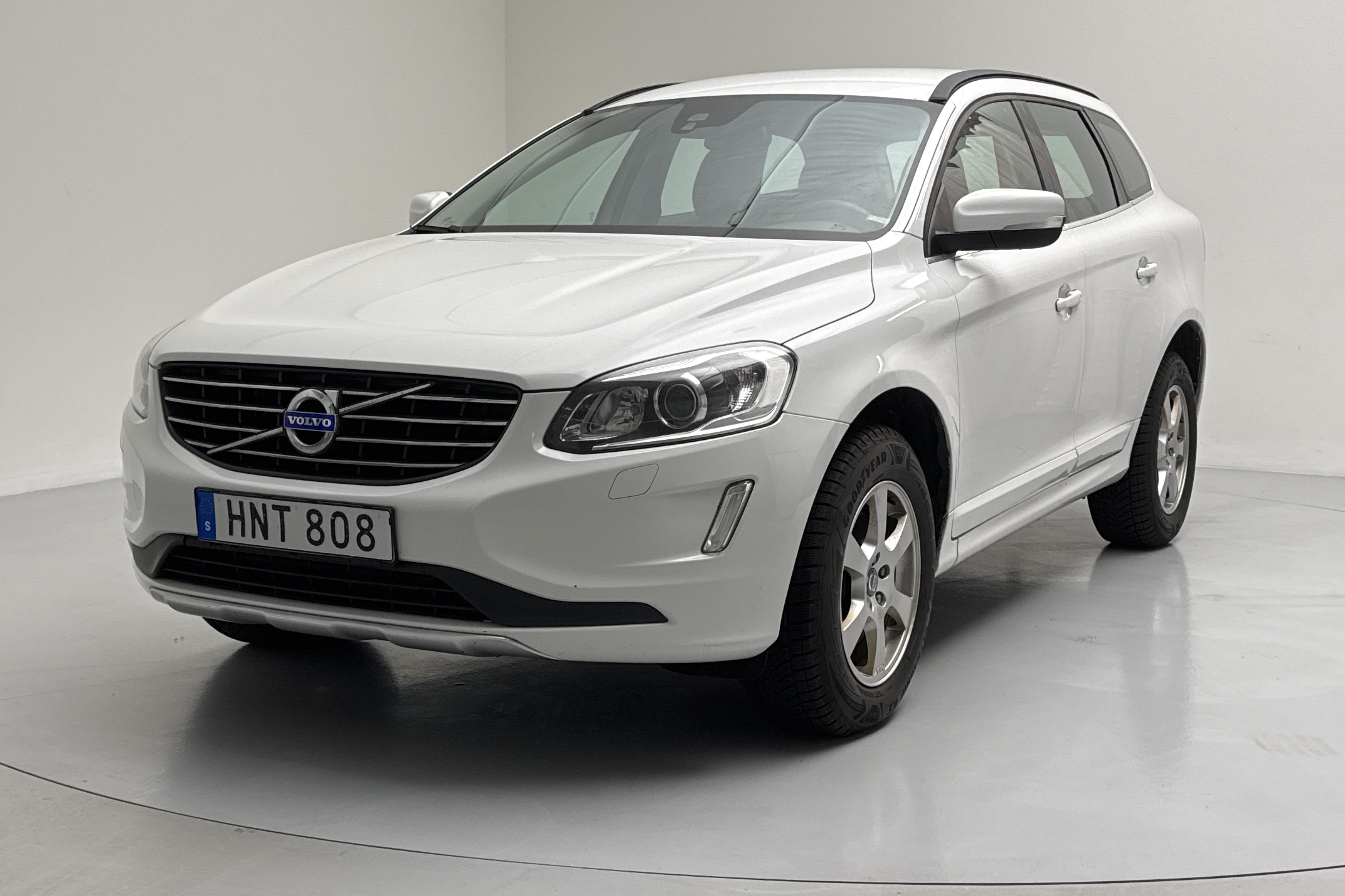 Volvo XC60 D4 2WD (181hk) - 208 130 km - Automatic - white - 2015