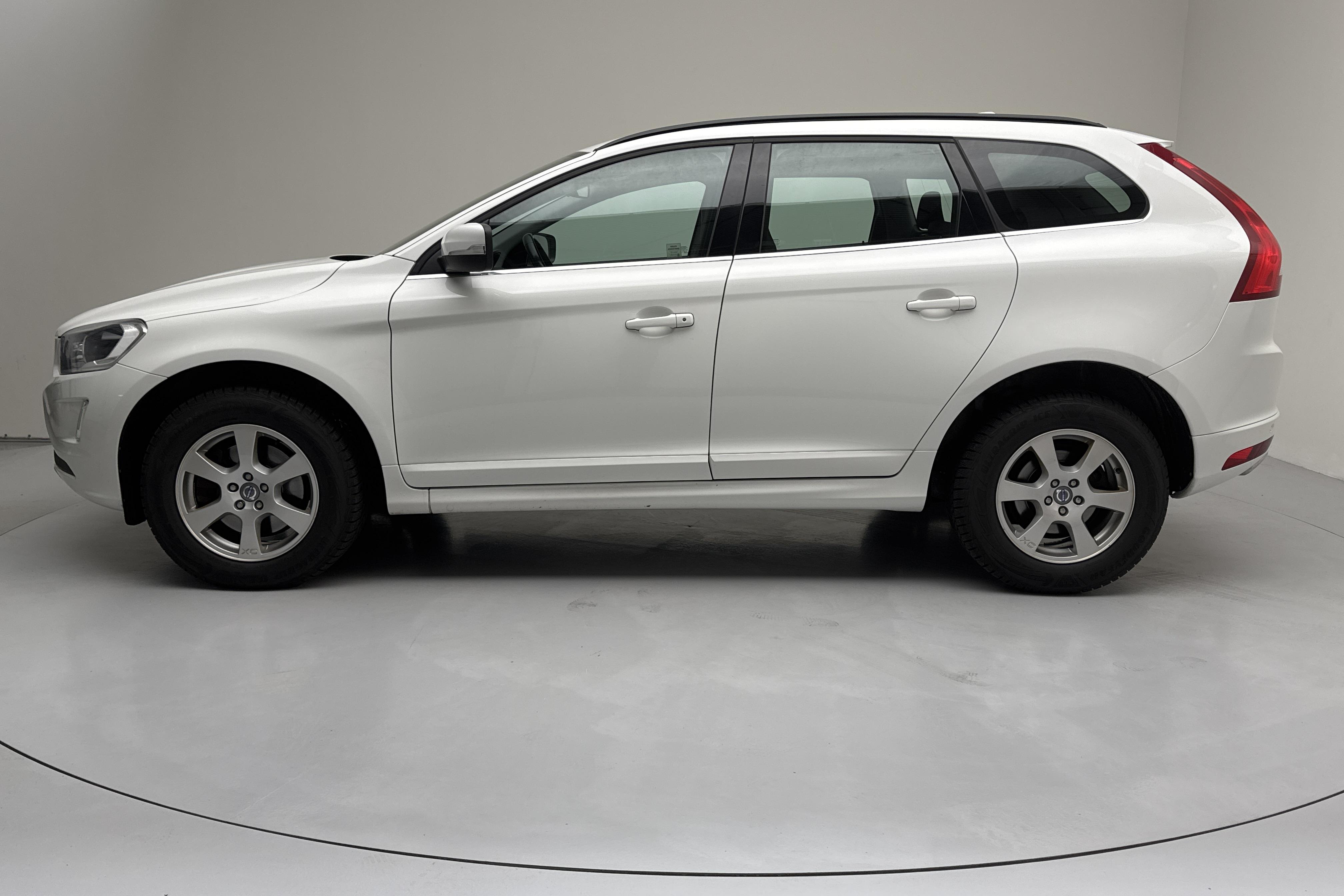 Volvo XC60 D4 2WD (181hk) - 208 130 km - Automatic - white - 2015