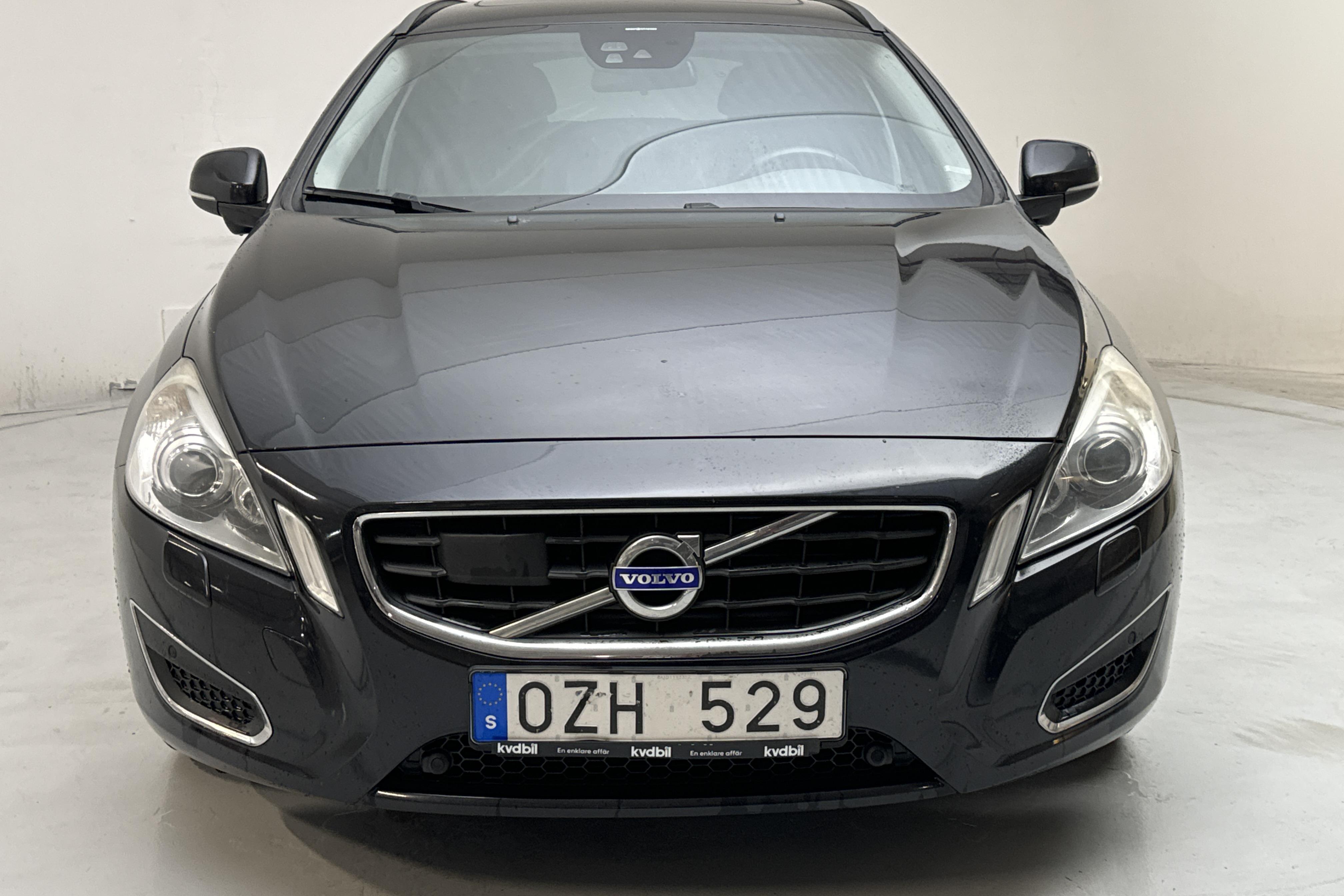 Volvo V60 D4 (163hk) - 17 342 mil - Manuell - svart - 2013