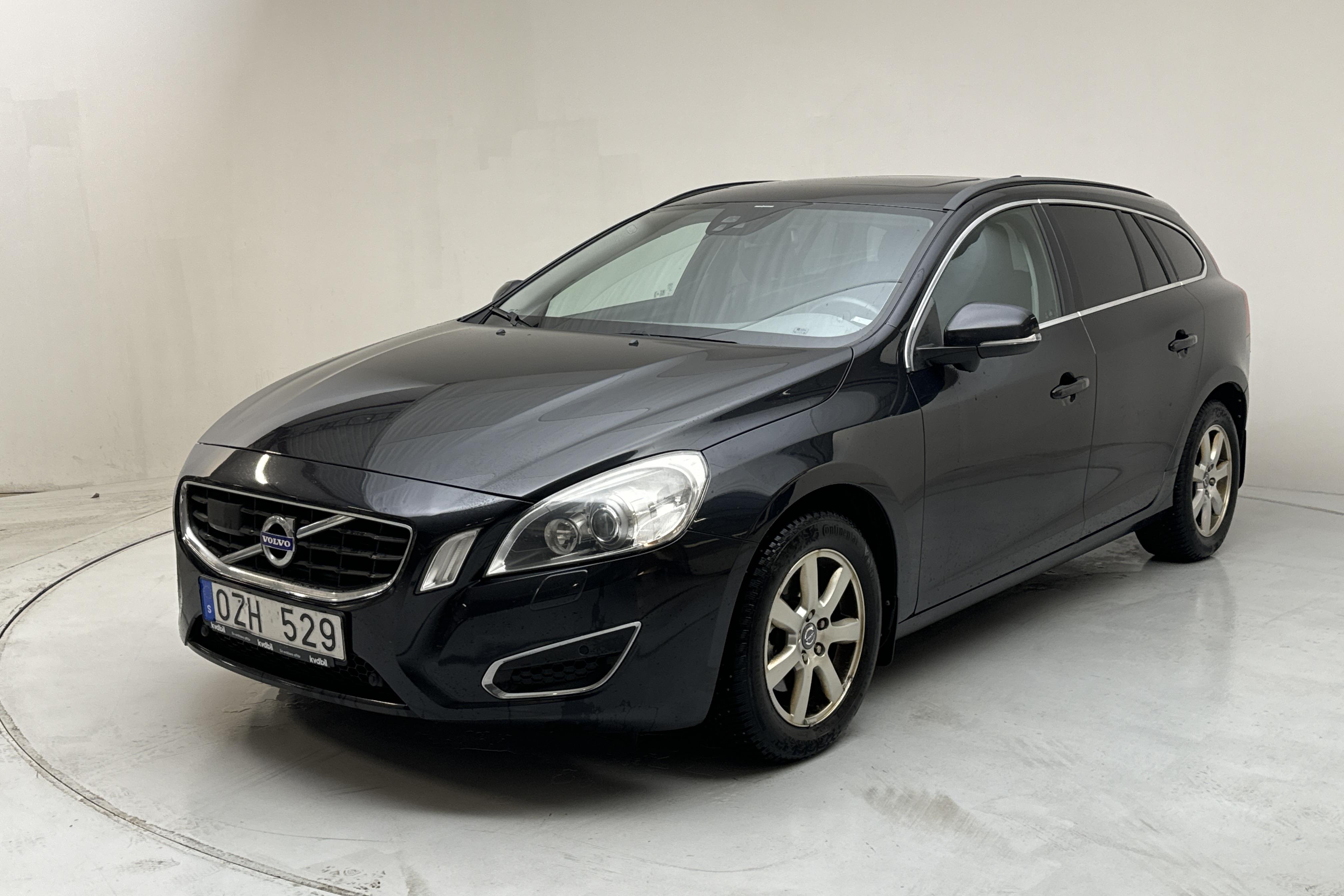 Volvo V60 D4 (163hk) - 17 342 mil - Manuell - svart - 2013