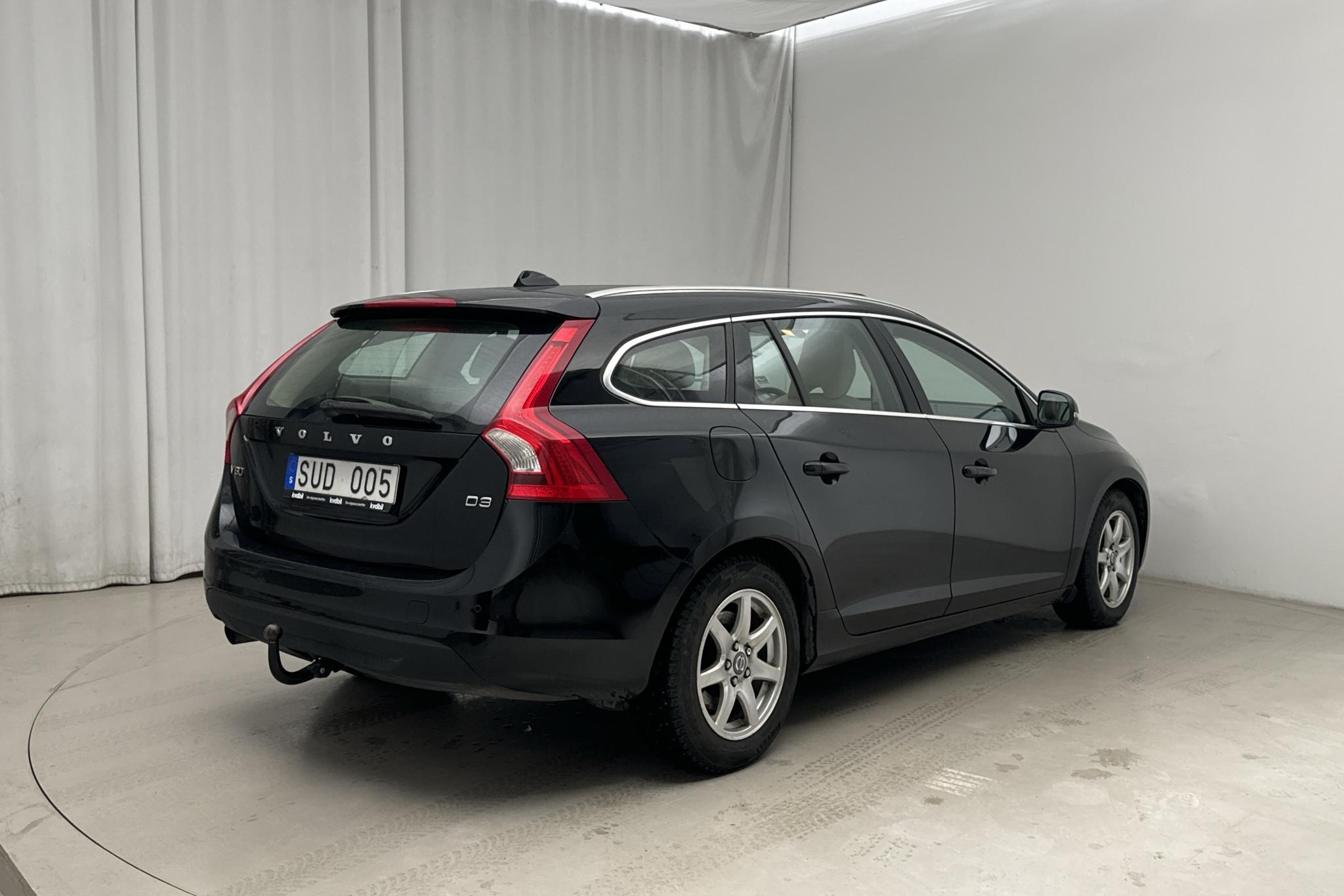 Volvo V60 D3 (163hk) - 24 390 mil - Automat - svart - 2012