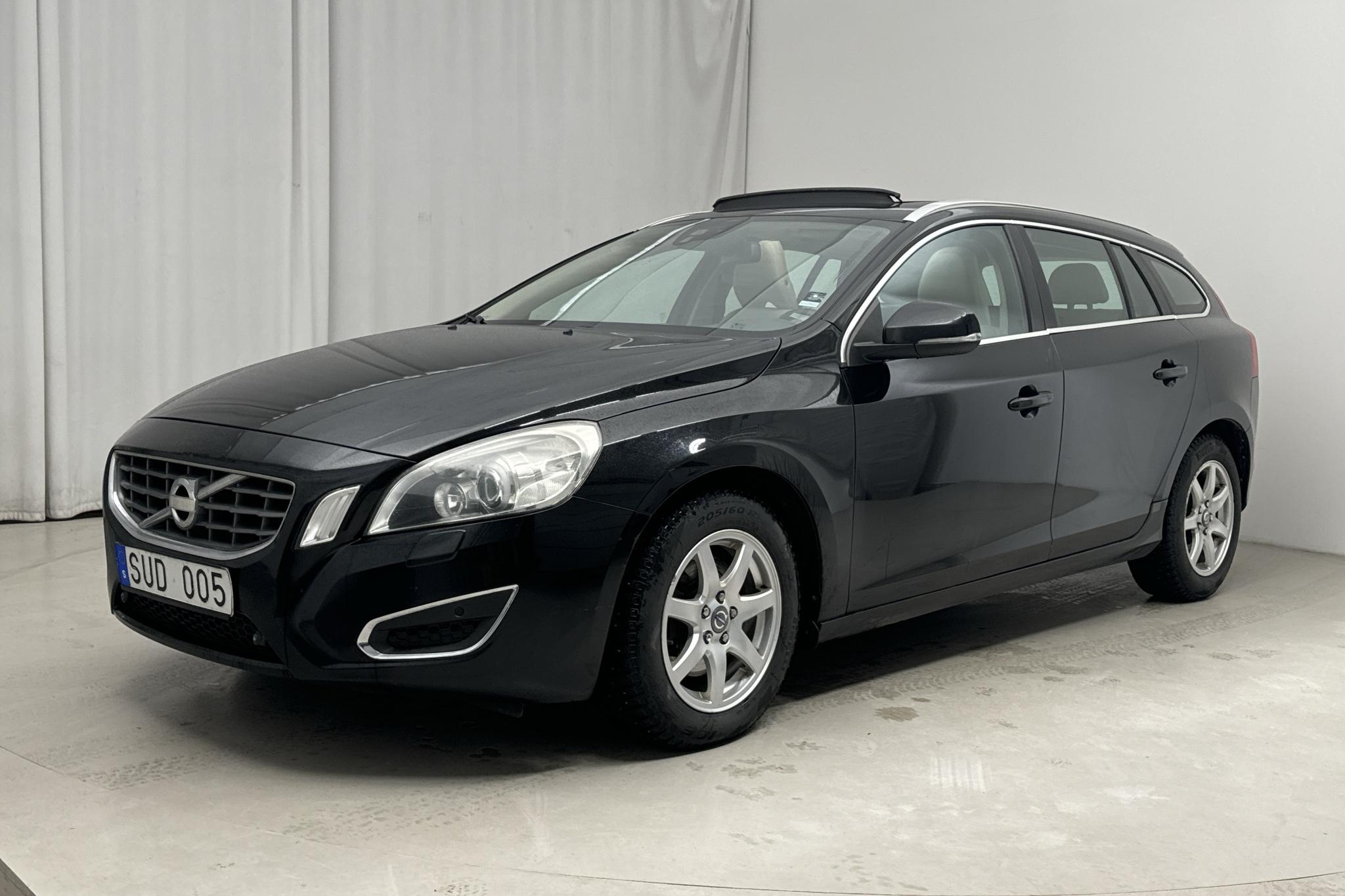 Volvo V60 D3 (163hk) - 24 390 mil - Automat - svart - 2012