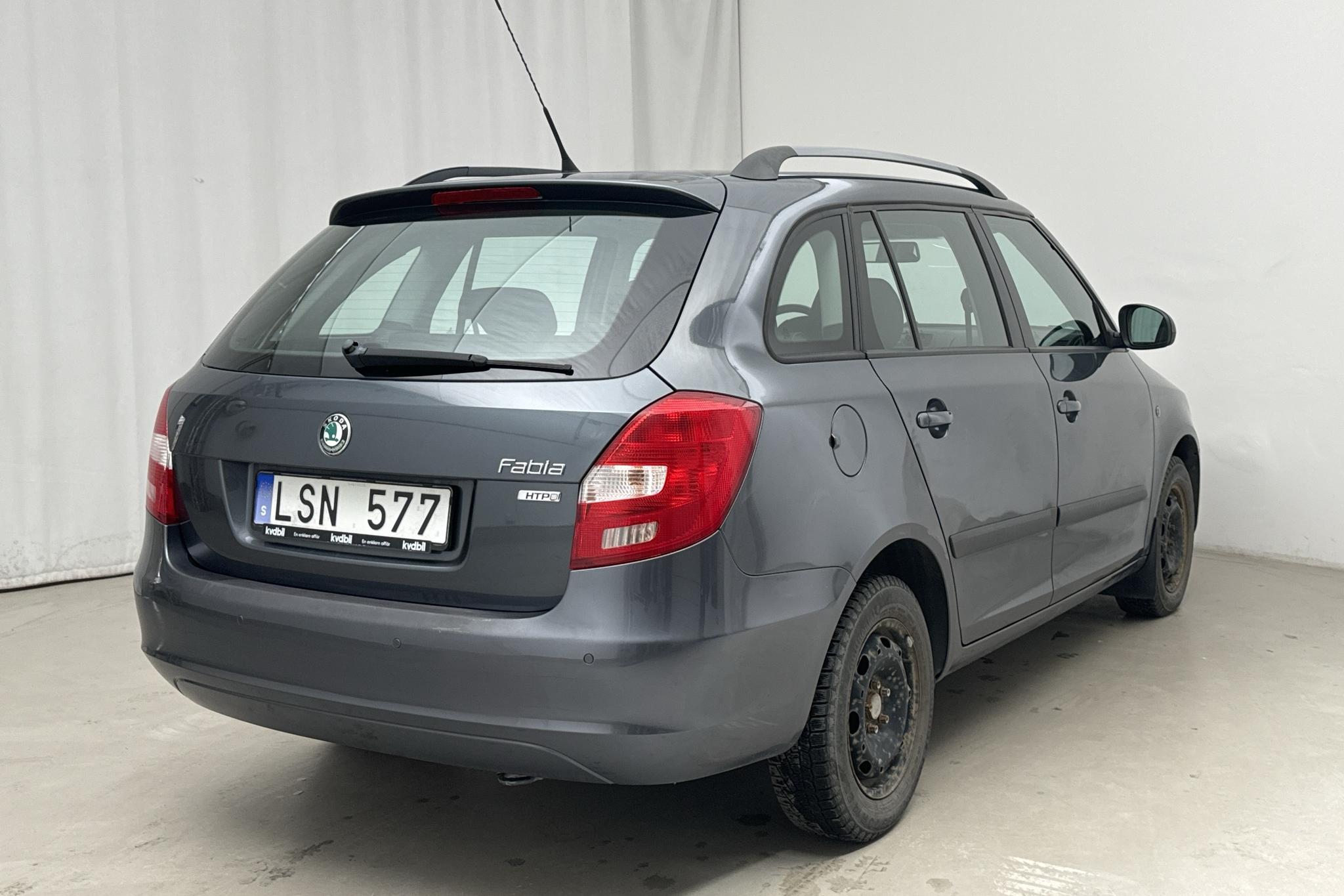 Skoda Fabia 1.2 Combi (70hk) - 6 336 mil - Manuell - Dark Grey - 2011