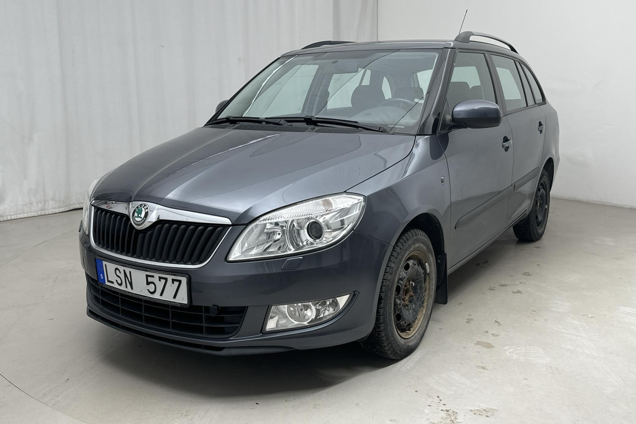 Skoda Fabia 1.2 Combi (70hk) - 6 336 mil - Manuell - Dark Grey - 2011