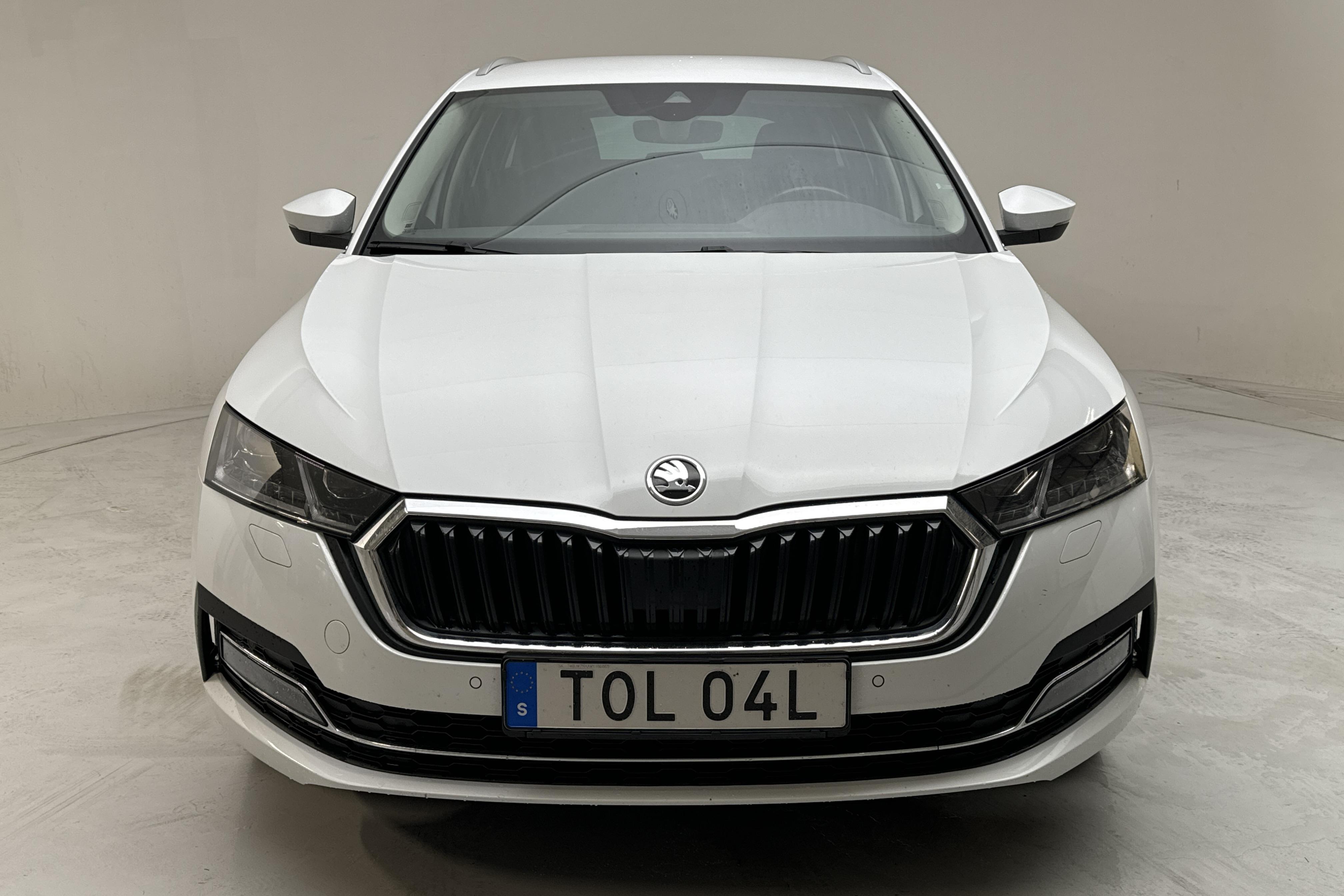 Skoda Octavia 1.4 iV PHEV Combi (204hk) - 132 850 km - Automatyczna - biały - 2021