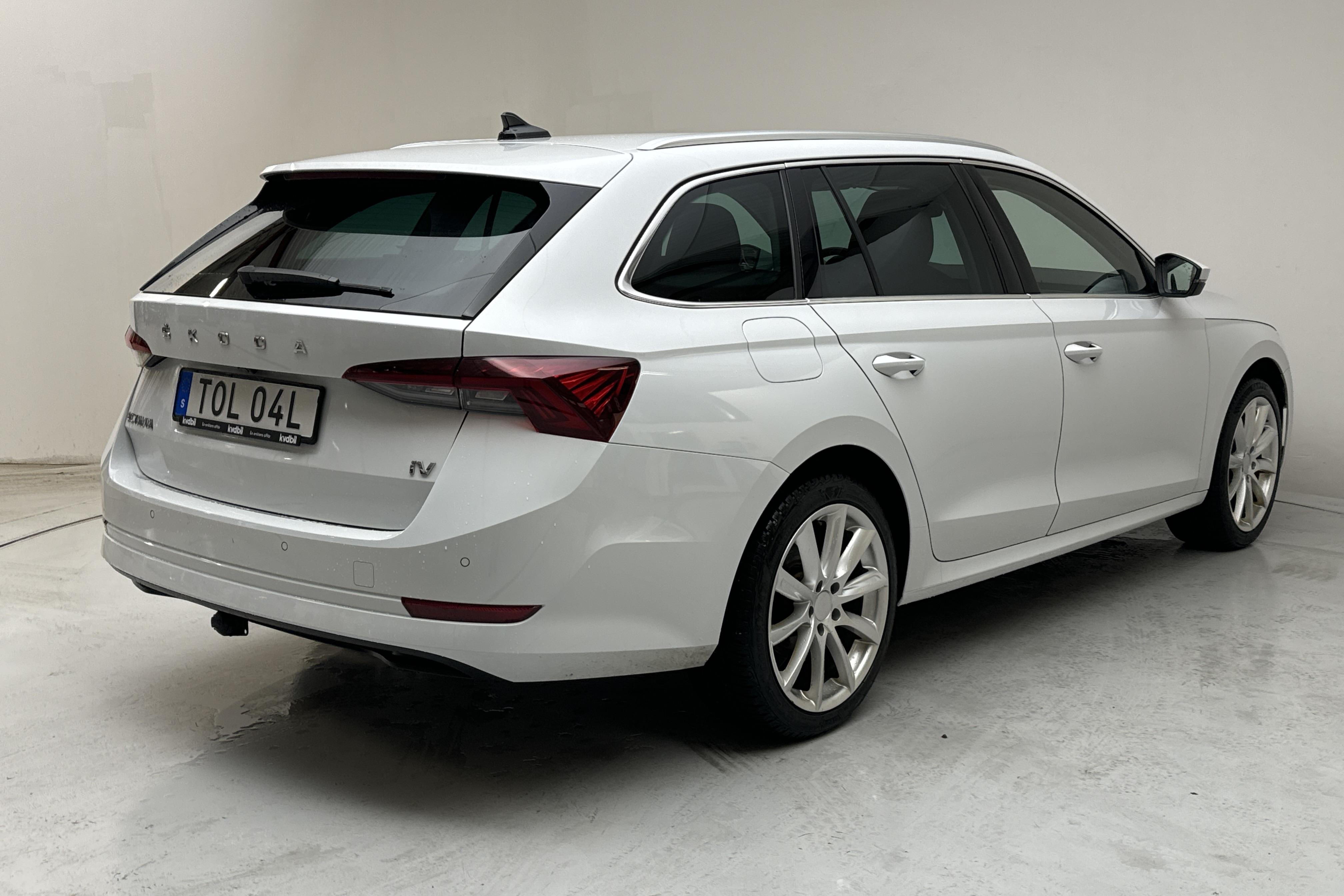 Skoda Octavia 1.4 iV PHEV Combi (204hk) - 132 850 km - Automatyczna - biały - 2021