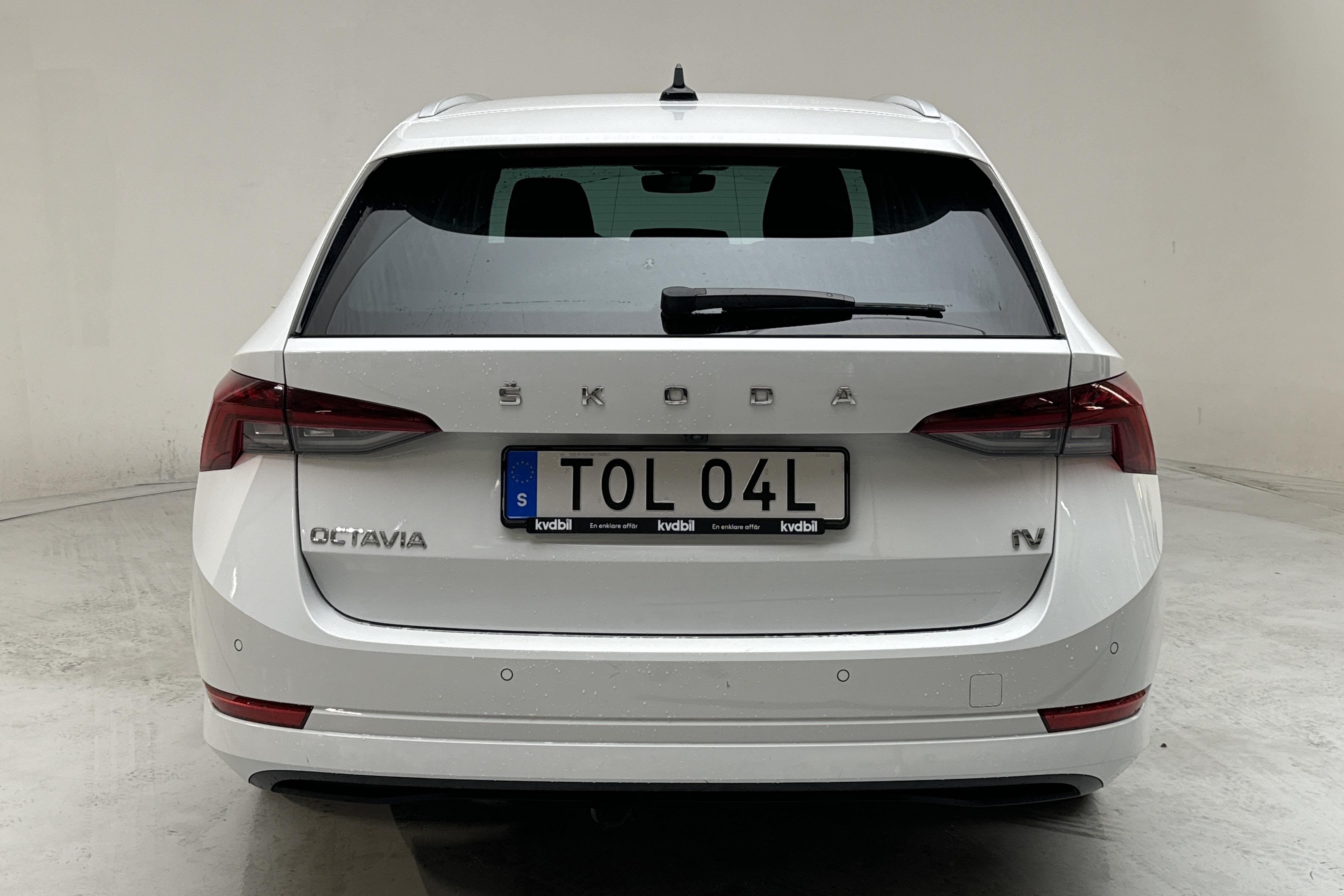 Skoda Octavia 1.4 iV PHEV Combi (204hk) - 132 850 km - Automatyczna - biały - 2021