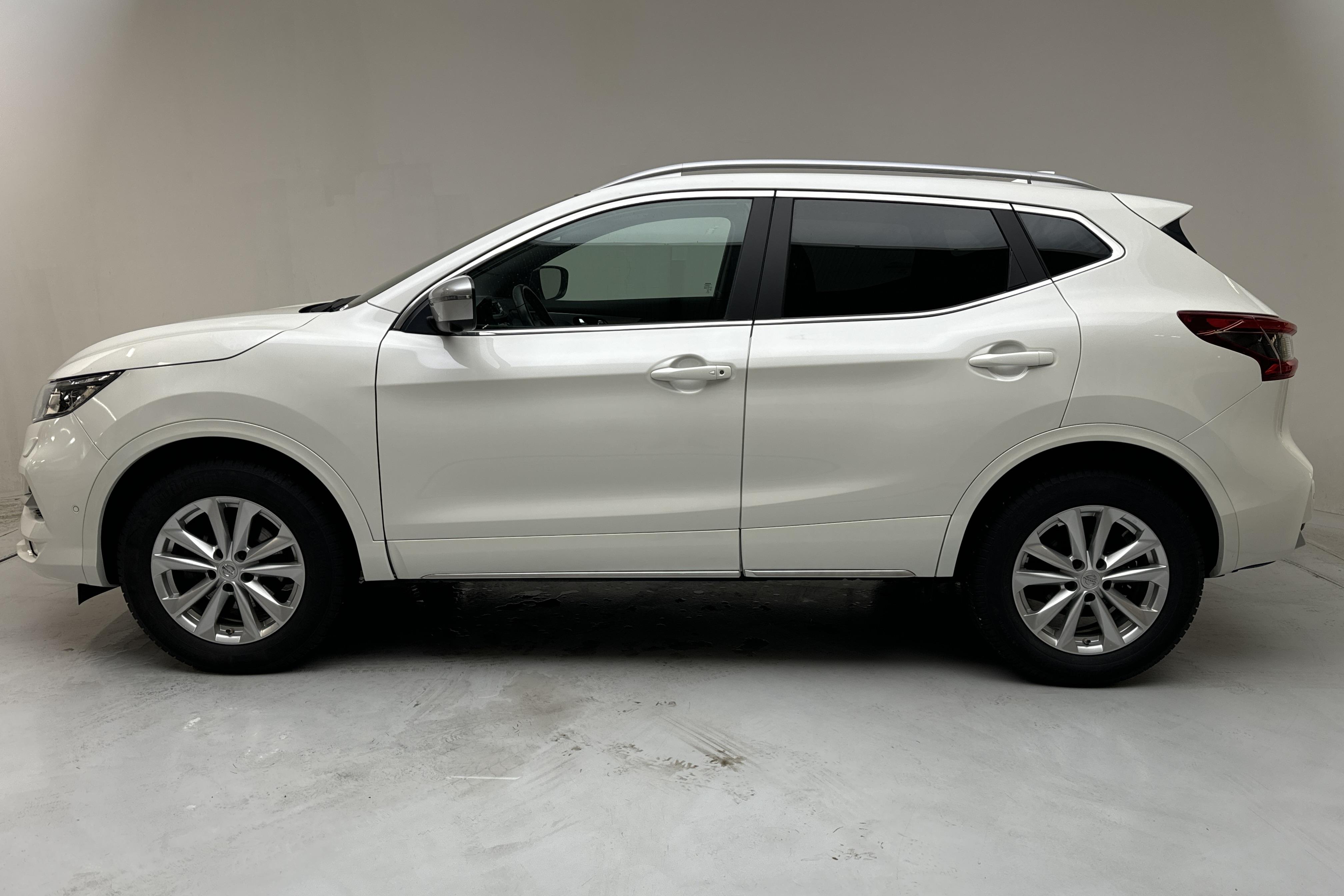 Nissan Qashqai 1.3 DIG-T (140hk) - 3 529 mil - Manuell - vit - 2020