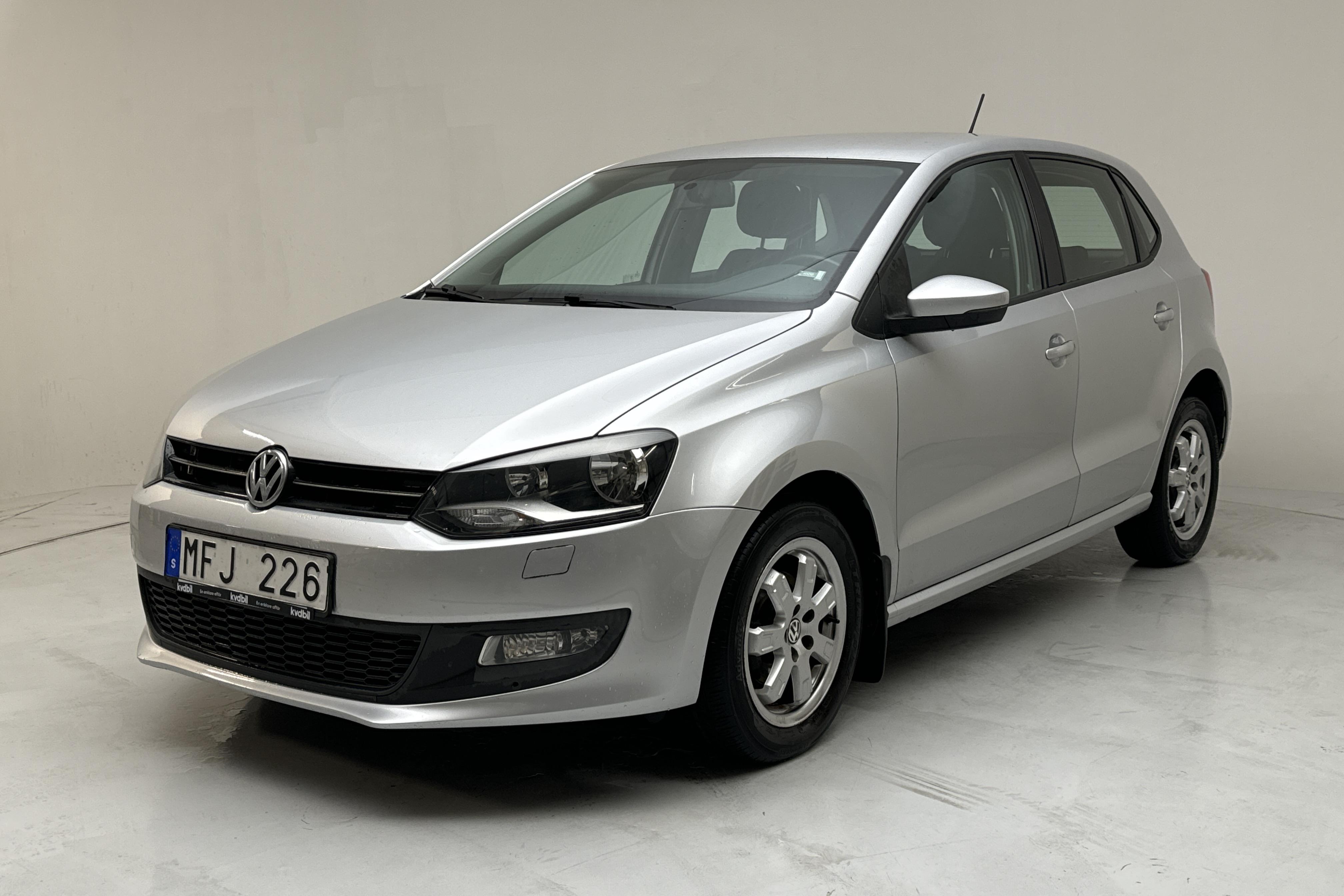 VW Polo 1.4 5dr (85hk) - 117 190 km - Manual - silver - 2012