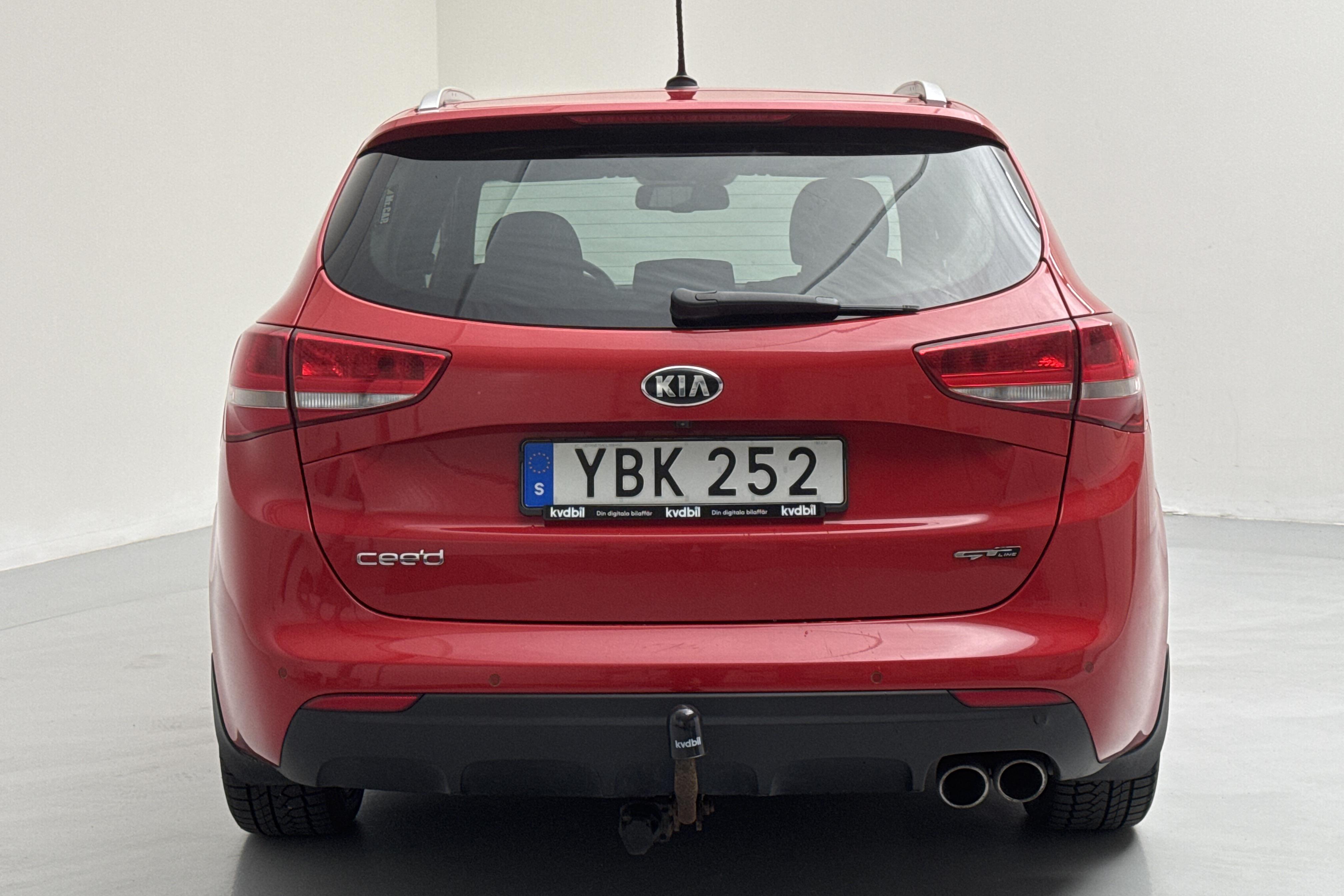 KIA Cee'd 1.6 CRDi SW (136hk) - 234 800 km - Käsitsi - punane - 2016