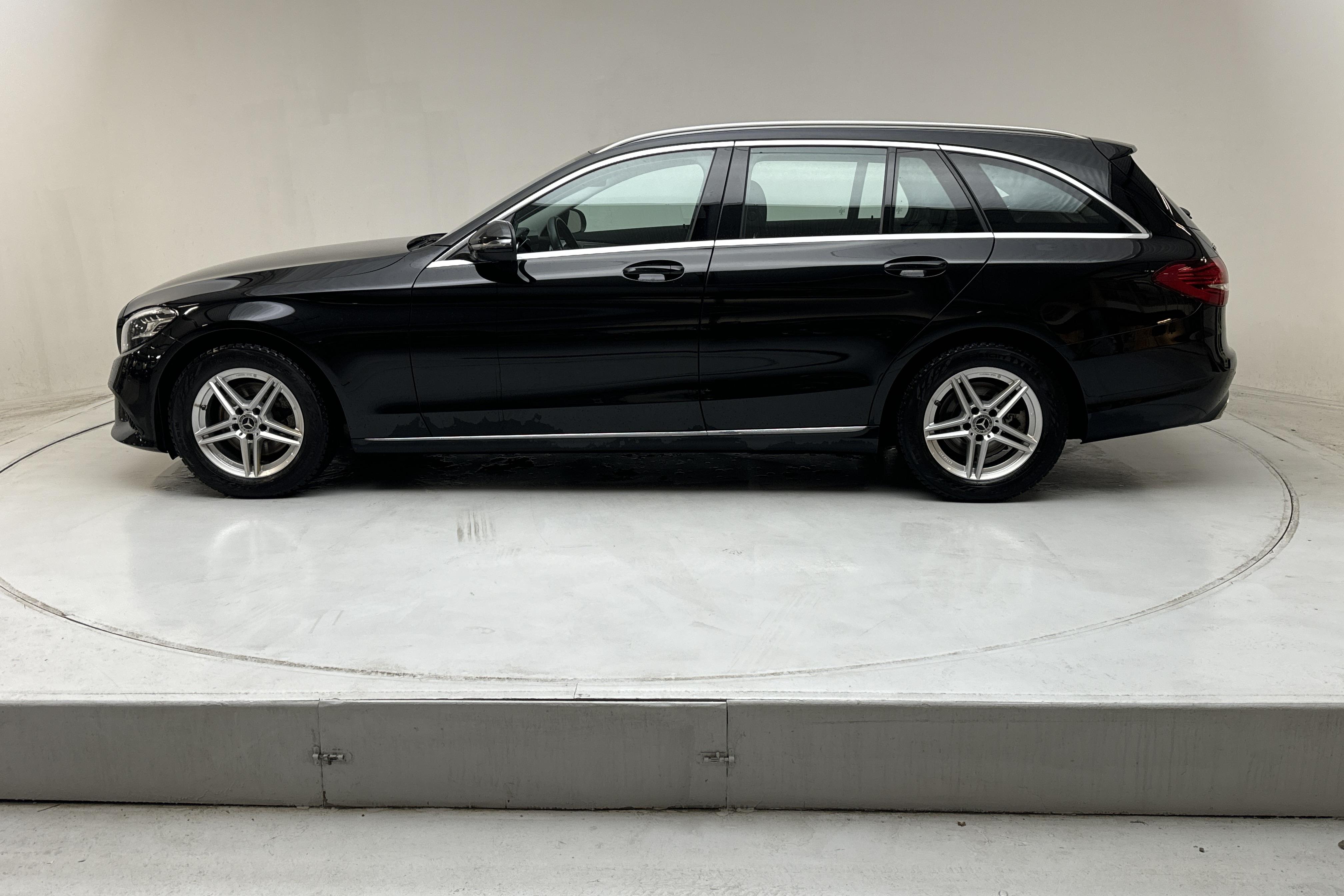 Mercedes C 200 d Kombi S205 (160hk) - 11 025 mil - Automat - svart - 2020