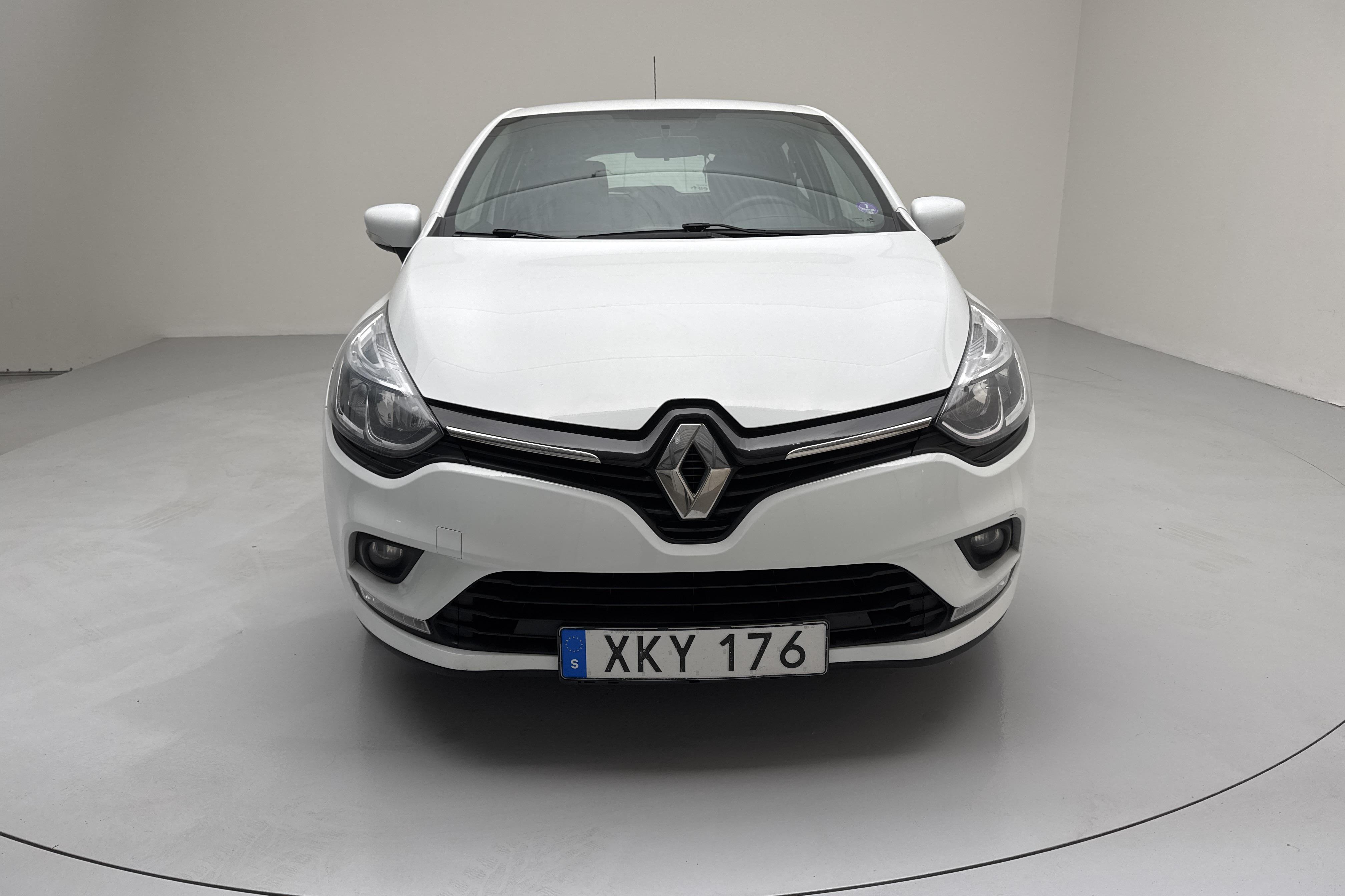 Renault Clio IV 0.9 TCe 75 5dr (75hk) - 13 092 mil - Manuell - vit - 2019