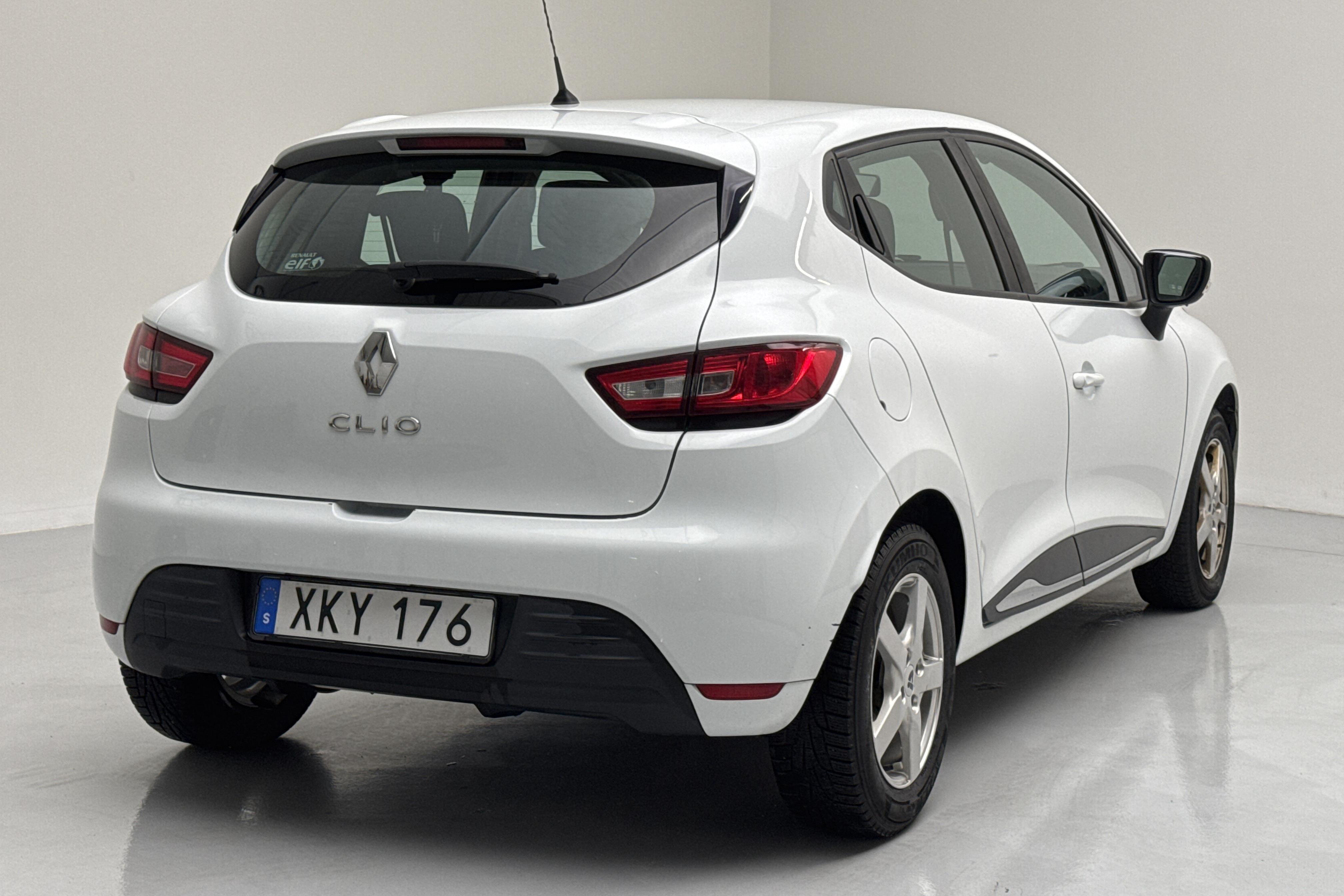 Renault Clio IV 0.9 TCe 75 5dr (75hk) - 13 092 mil - Manuell - vit - 2019