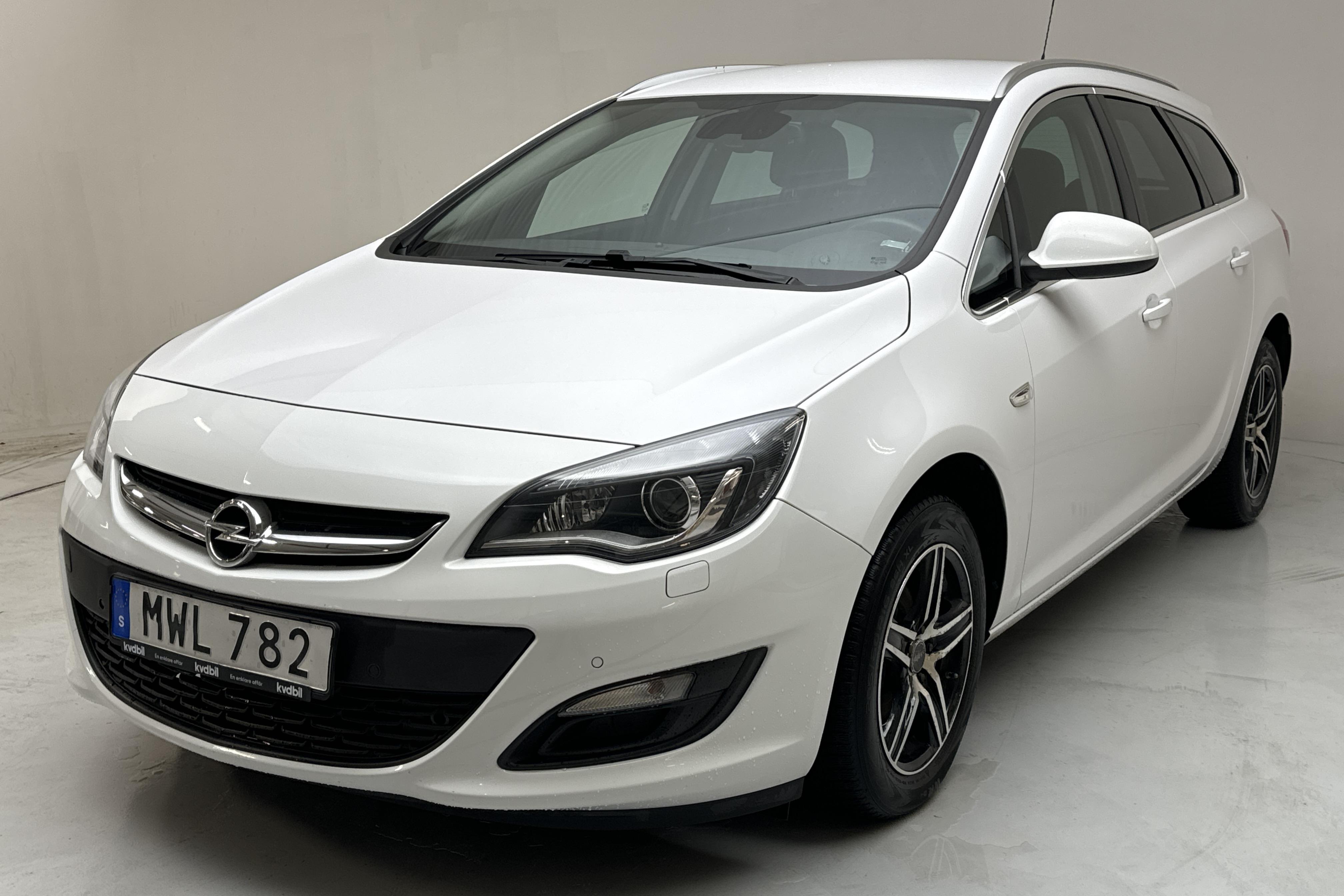 Opel Astra 1.4 Turbo ECOTEC Sports Tourer (140hk) - 96 570 km - Manual - white - 2016