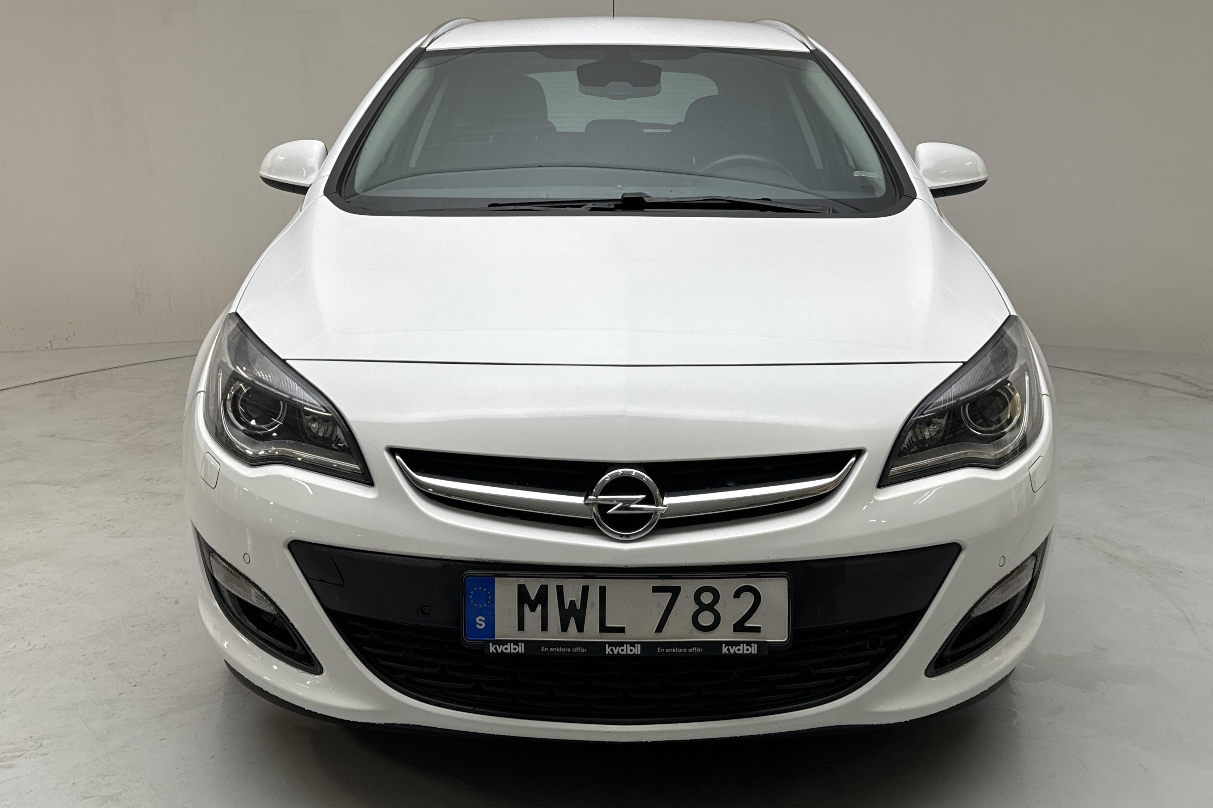 Opel Astra 1.4 Turbo ECOTEC Sports Tourer (140hk) - 96 570 km - Manual - white - 2016