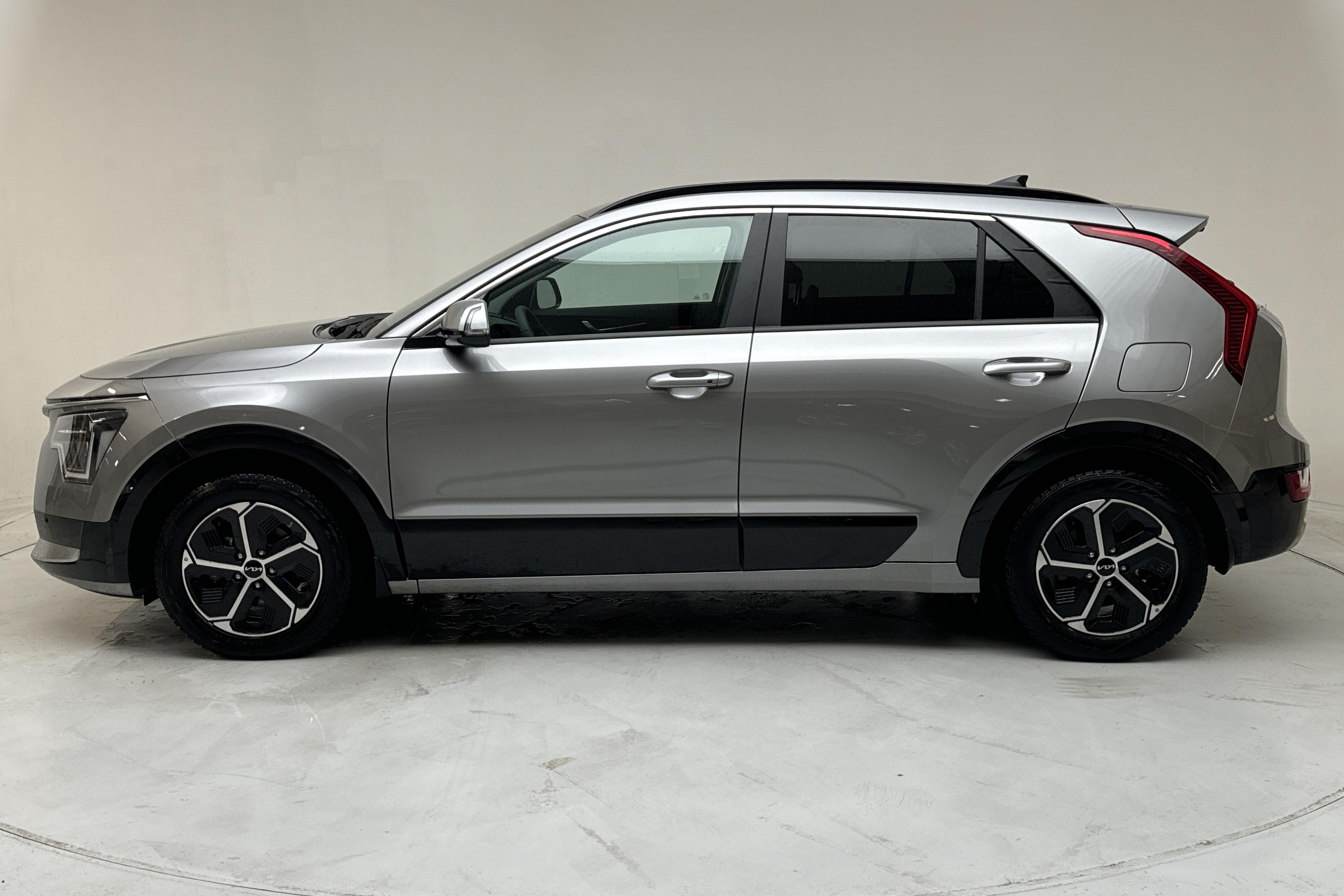 KIA Niro Hybrid (141hk) - 3 145 mil - Automat - grå - 2024