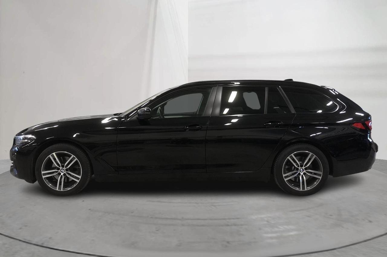 BMW 520d xDrive Touring, G31 LCI (190hk+11hk) - 15 611 mil - Automat - svart - 2022