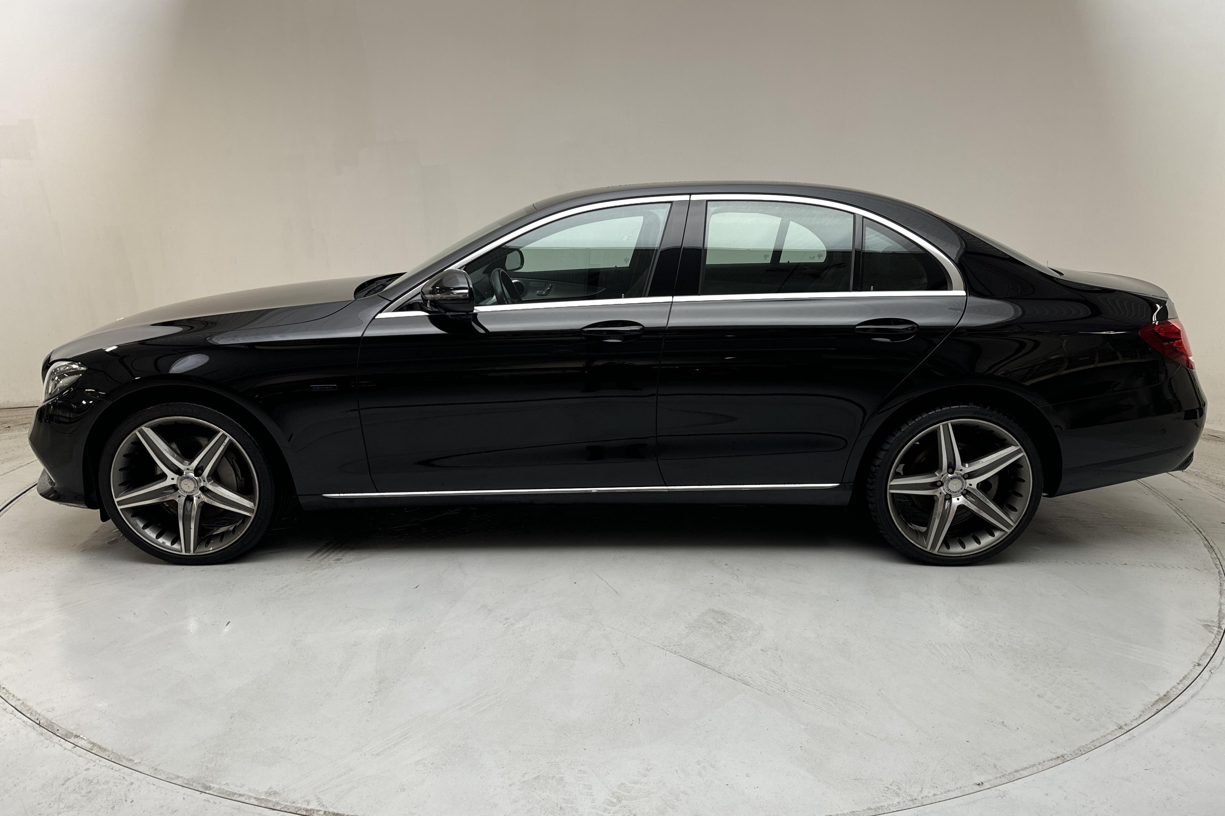 Mercedes E 300 de Sedan W213 (306hk) - 67 280 km - Automatyczna - czarny - 2019