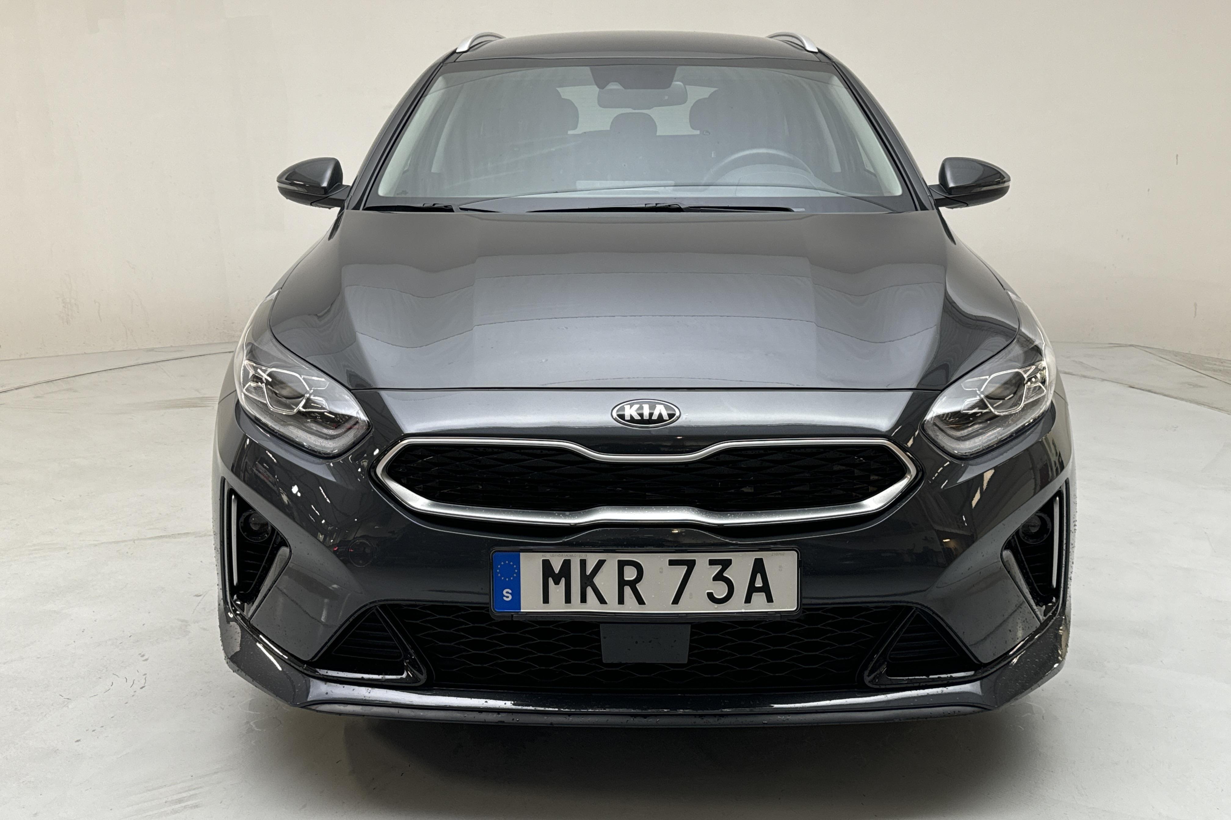 KIA Ceed 1.6 Plug-in Hybrid SW (141hk) - 27 740 km - Automaatne - hall - 2021