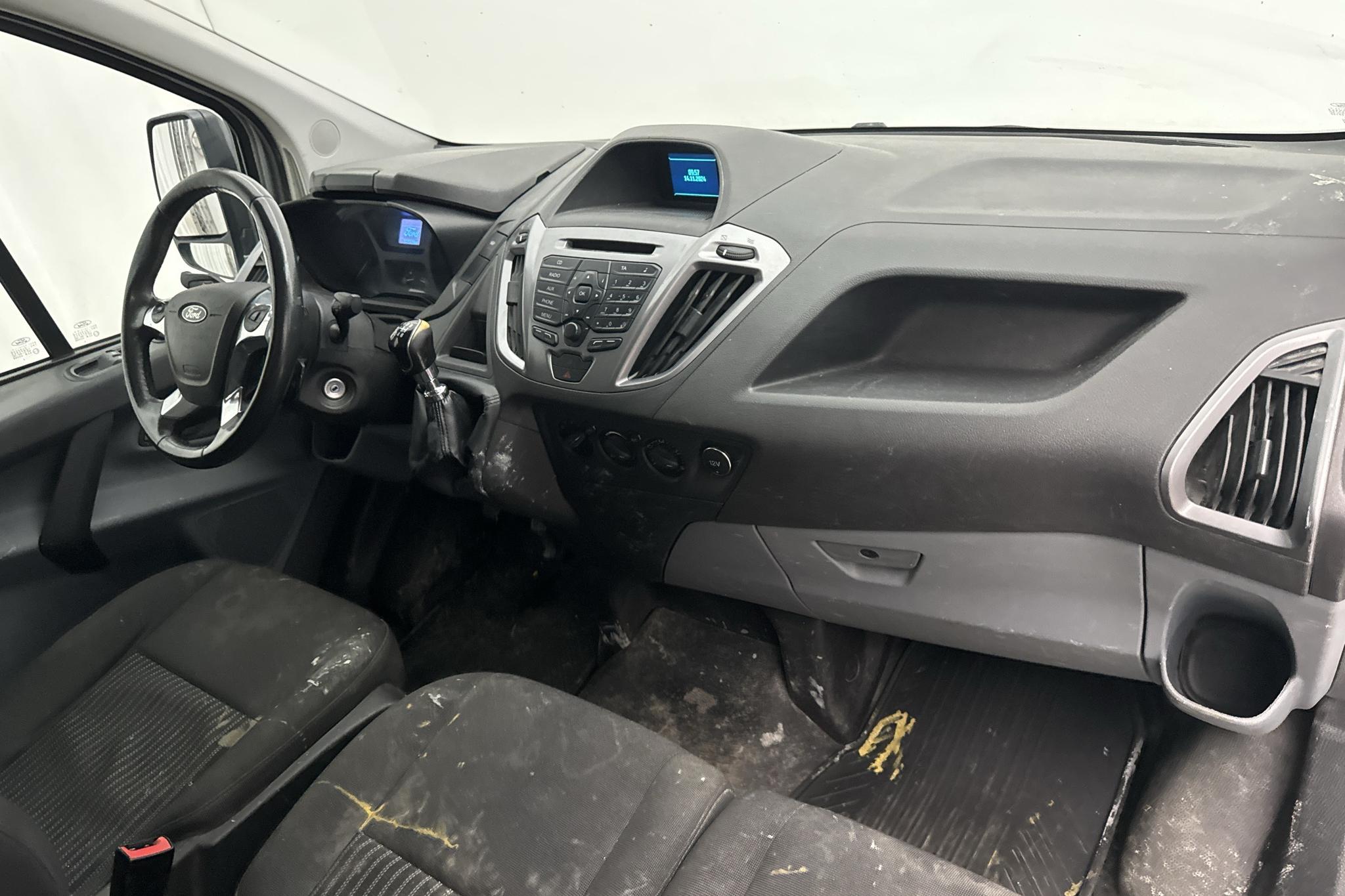 Ford Transit Custom 290 (125hk) - 127 380 km - Käsitsi - hall - 2015