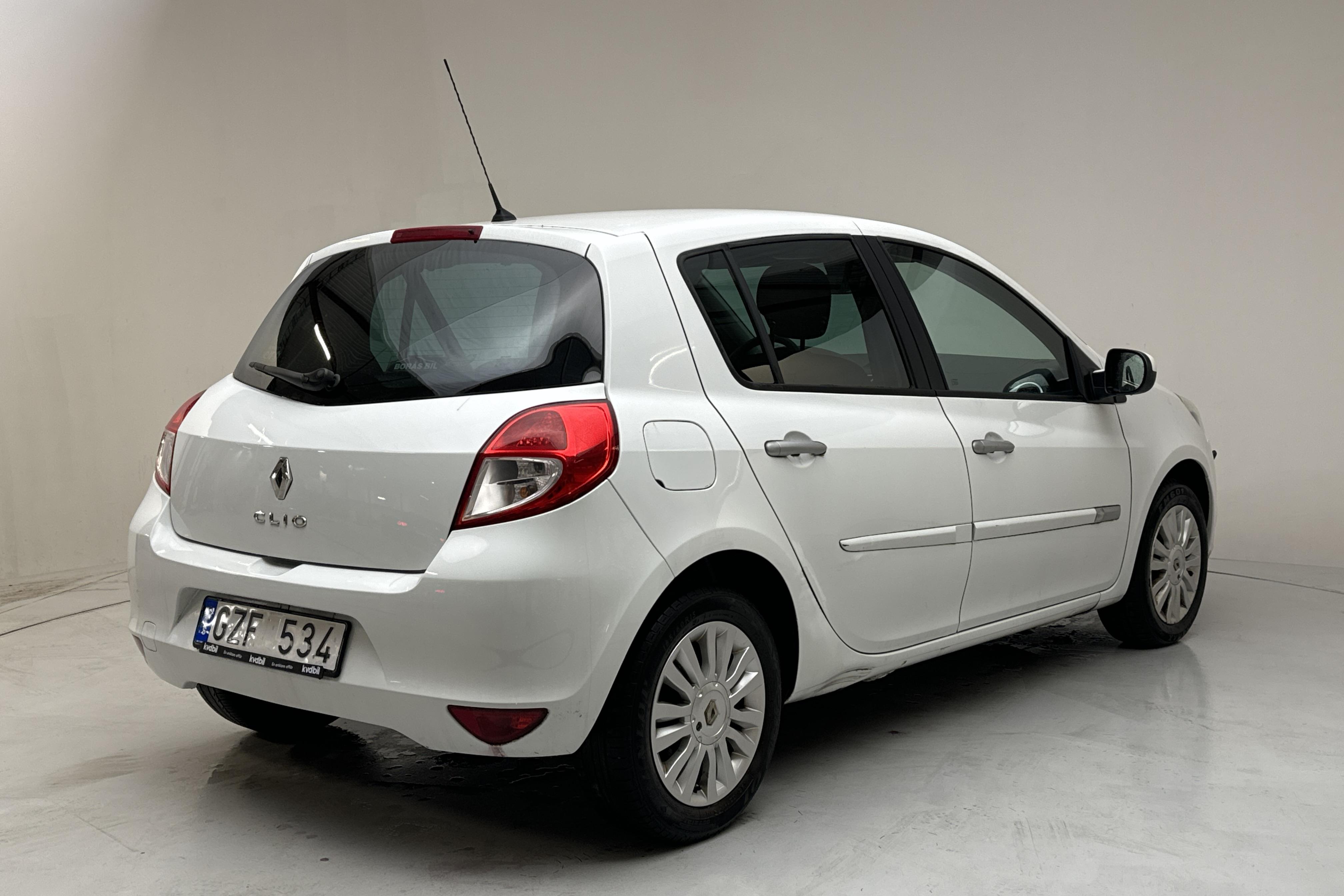 Renault Clio III 1.2 Flex Fuel 5dr (75hk) - 6 158 mil - Manuell - vit - 2010