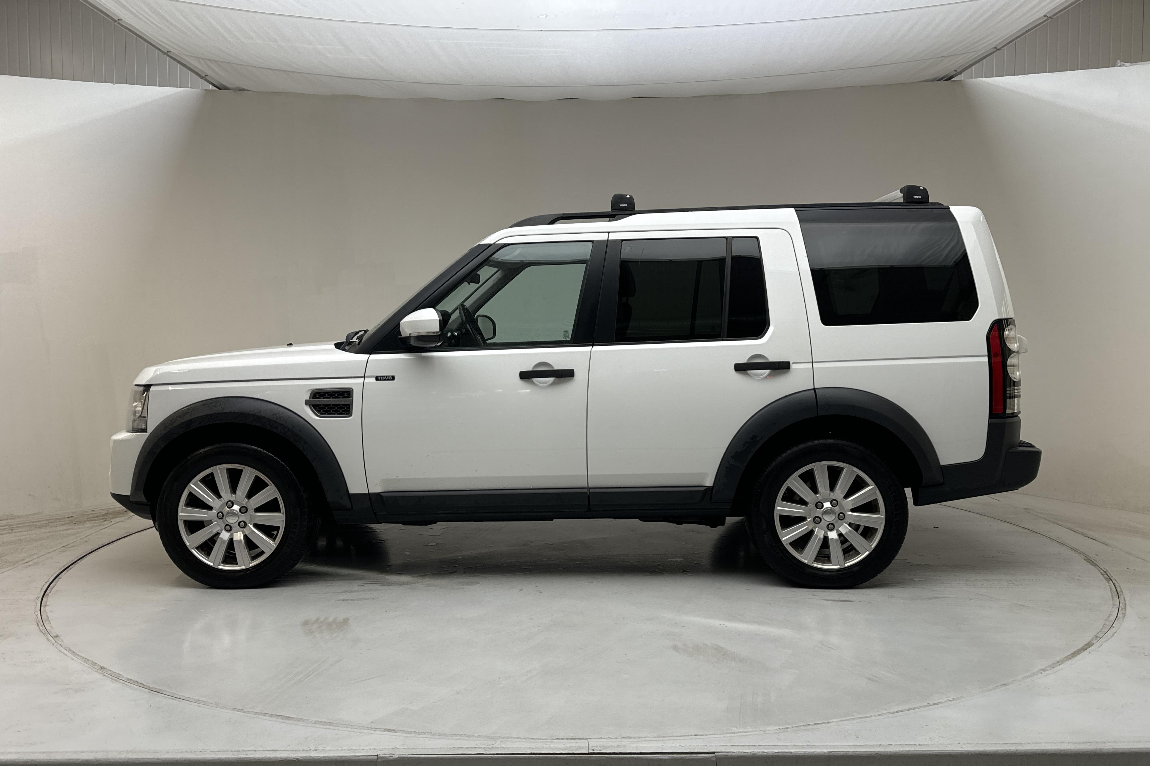 Land Rover Discovery 4 3.0 TDV6 (210hk) - 254 650 km - Automaatne - valge - 2014