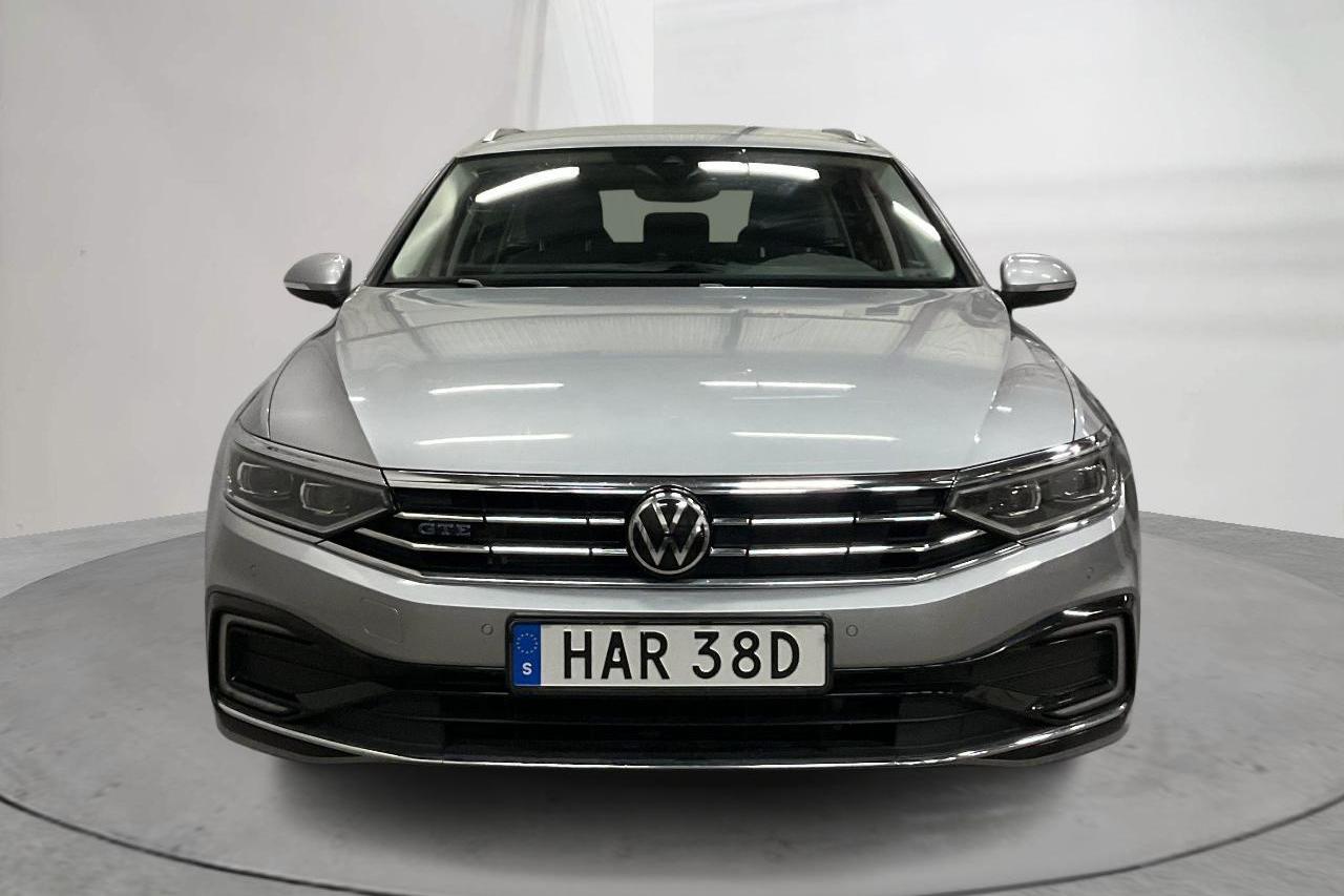 VW Passat 1.4 GTE Sportscombi (218hk) - 9 167 mil - Automat - silver - 2021