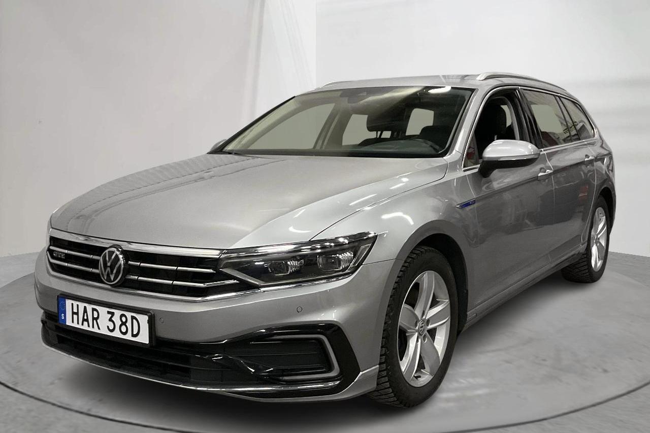 VW Passat 1.4 GTE Sportscombi (218hk) - 9 167 mil - Automat - silver - 2021