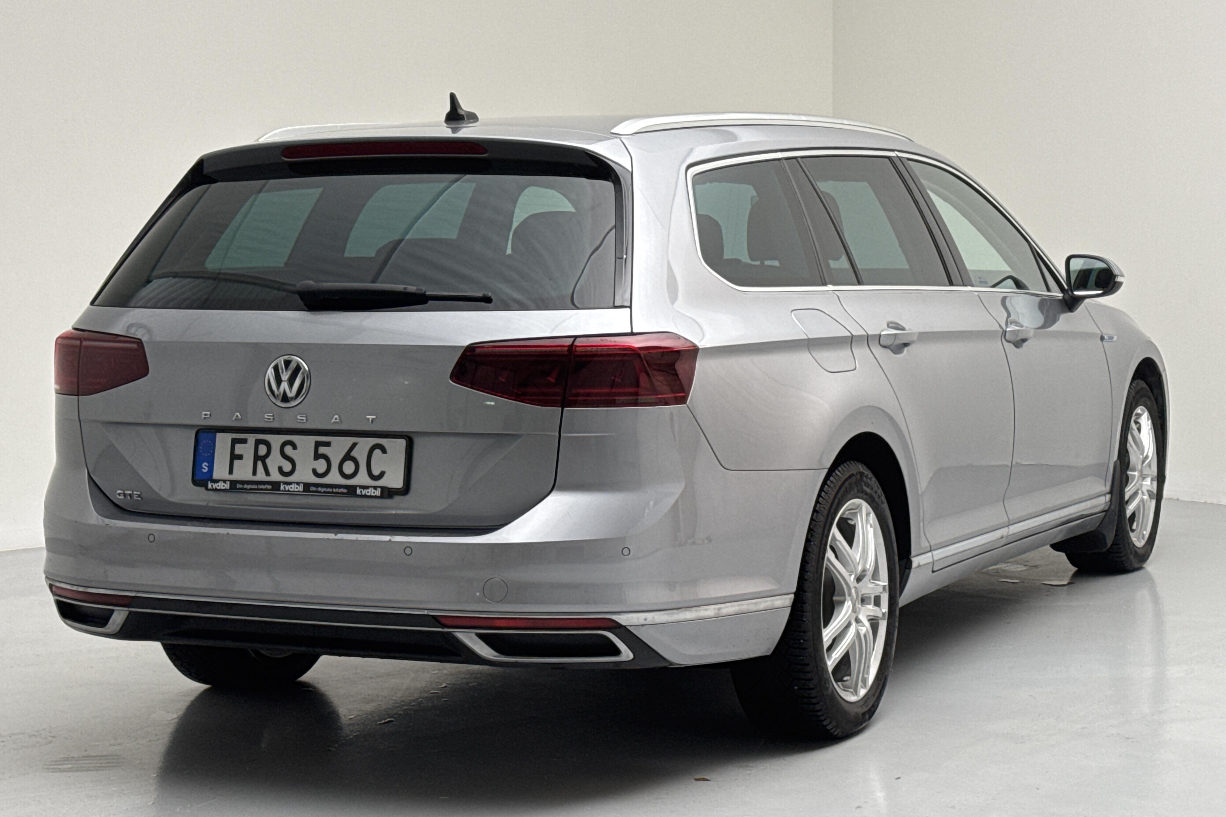 VW Passat 1.4 GTE Sportscombi (218hk) - 7 135 mil - Automat - silver - 2020