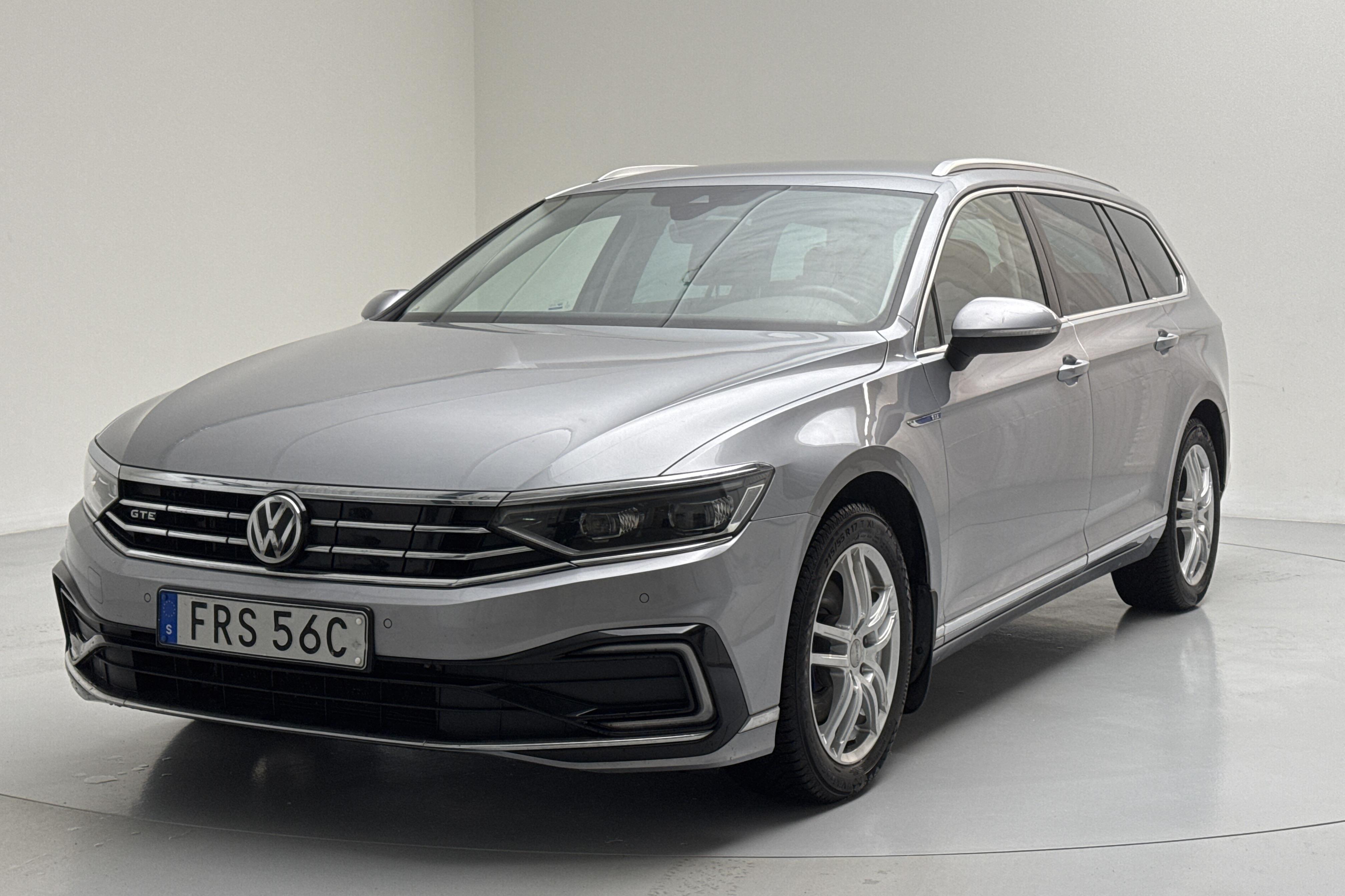 VW Passat 1.4 GTE Sportscombi (218hk) - 7 135 mil - Automat - silver - 2020