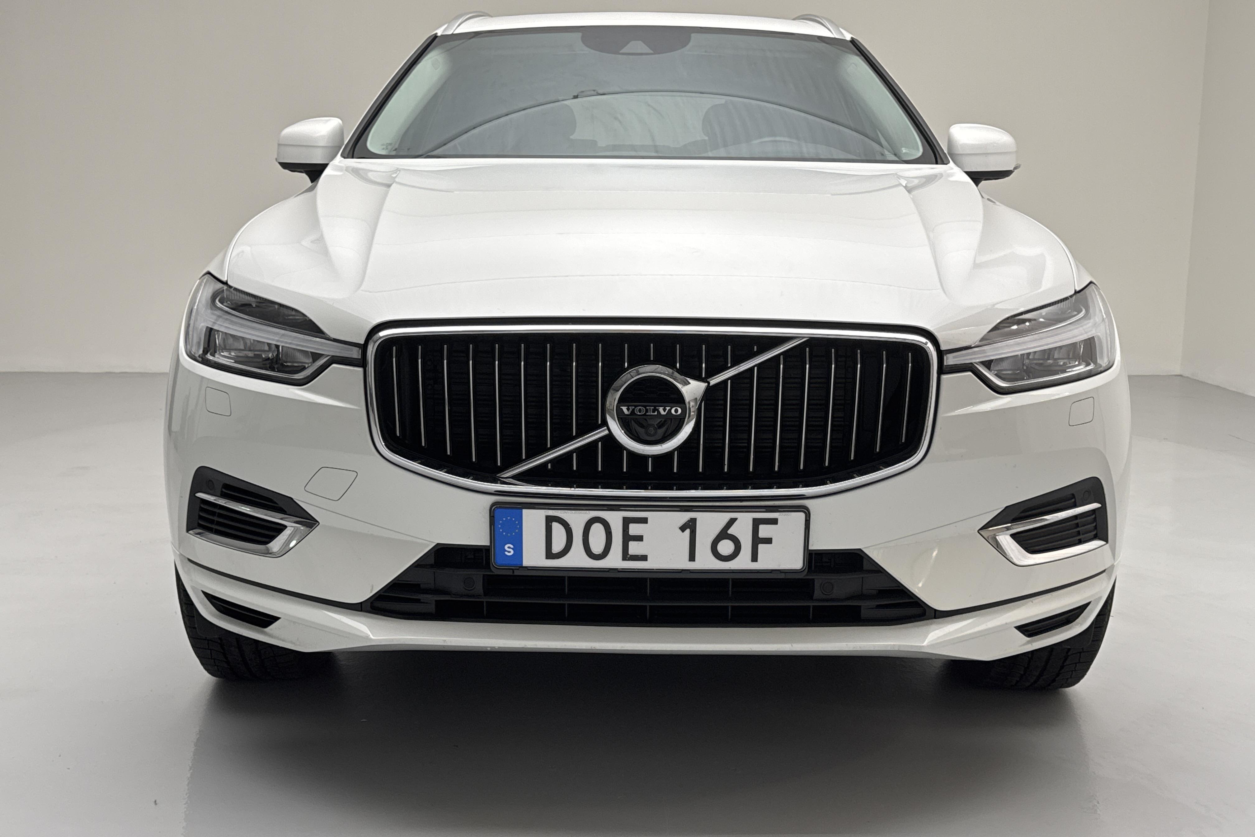 Volvo XC60 T8 AWD Recharge (390hk) - 13 843 mil - Automat - vit - 2020