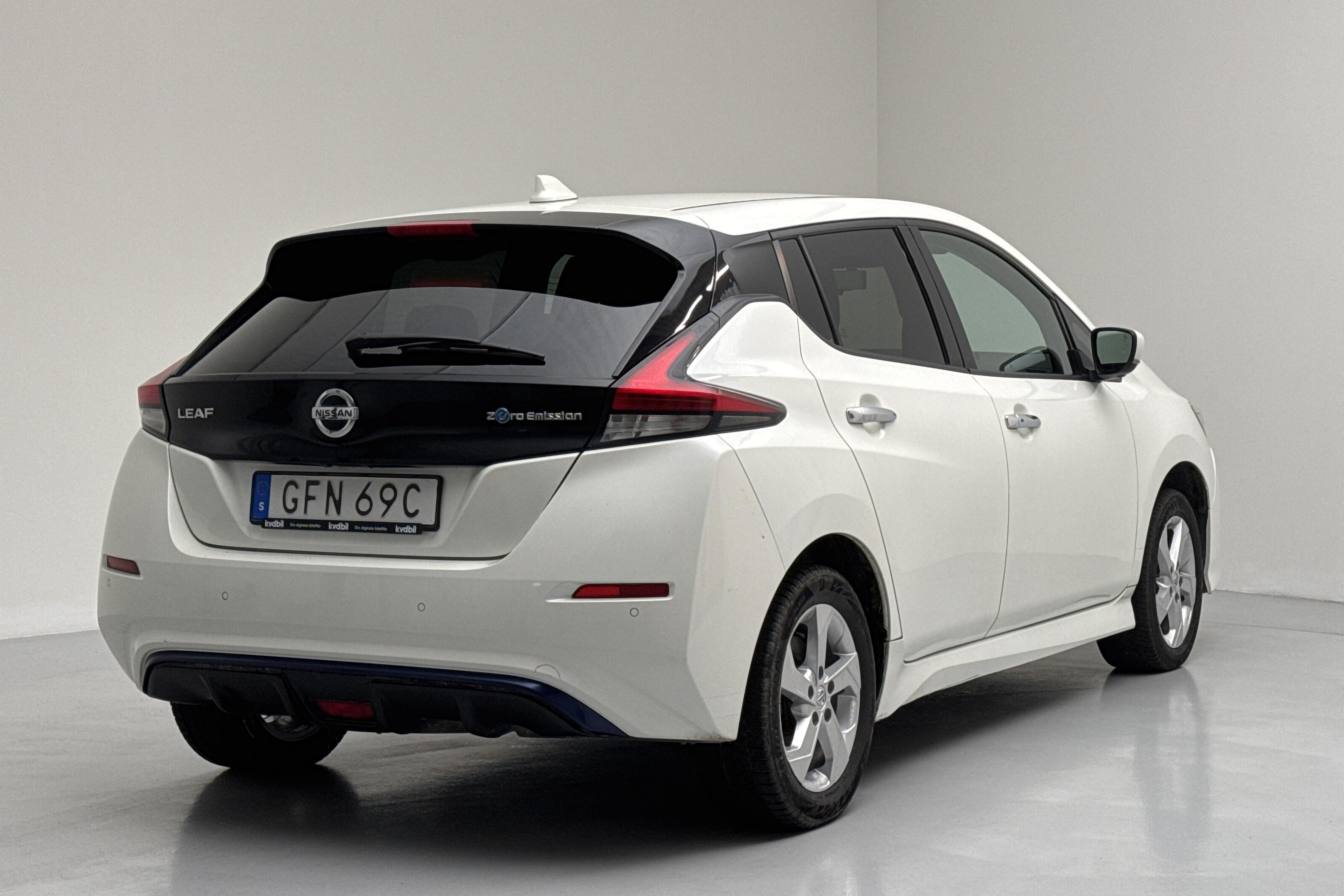 Nissan LEAF 5dr 62 kWh (214hk) - 93 890 km - Automatic - white - 2021