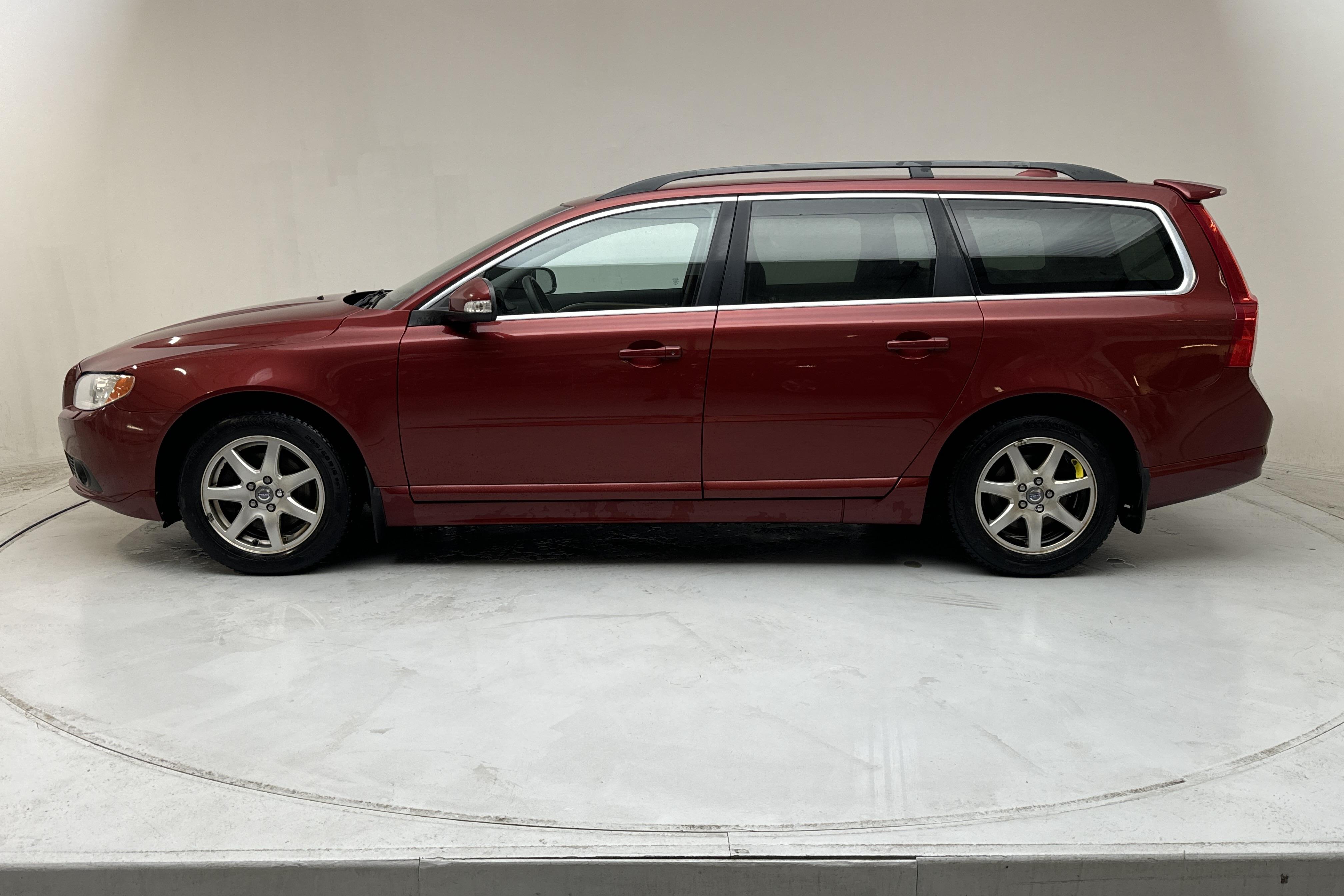 Volvo V70 II D3 (163hk) - 20 848 mil - Automat - röd - 2011