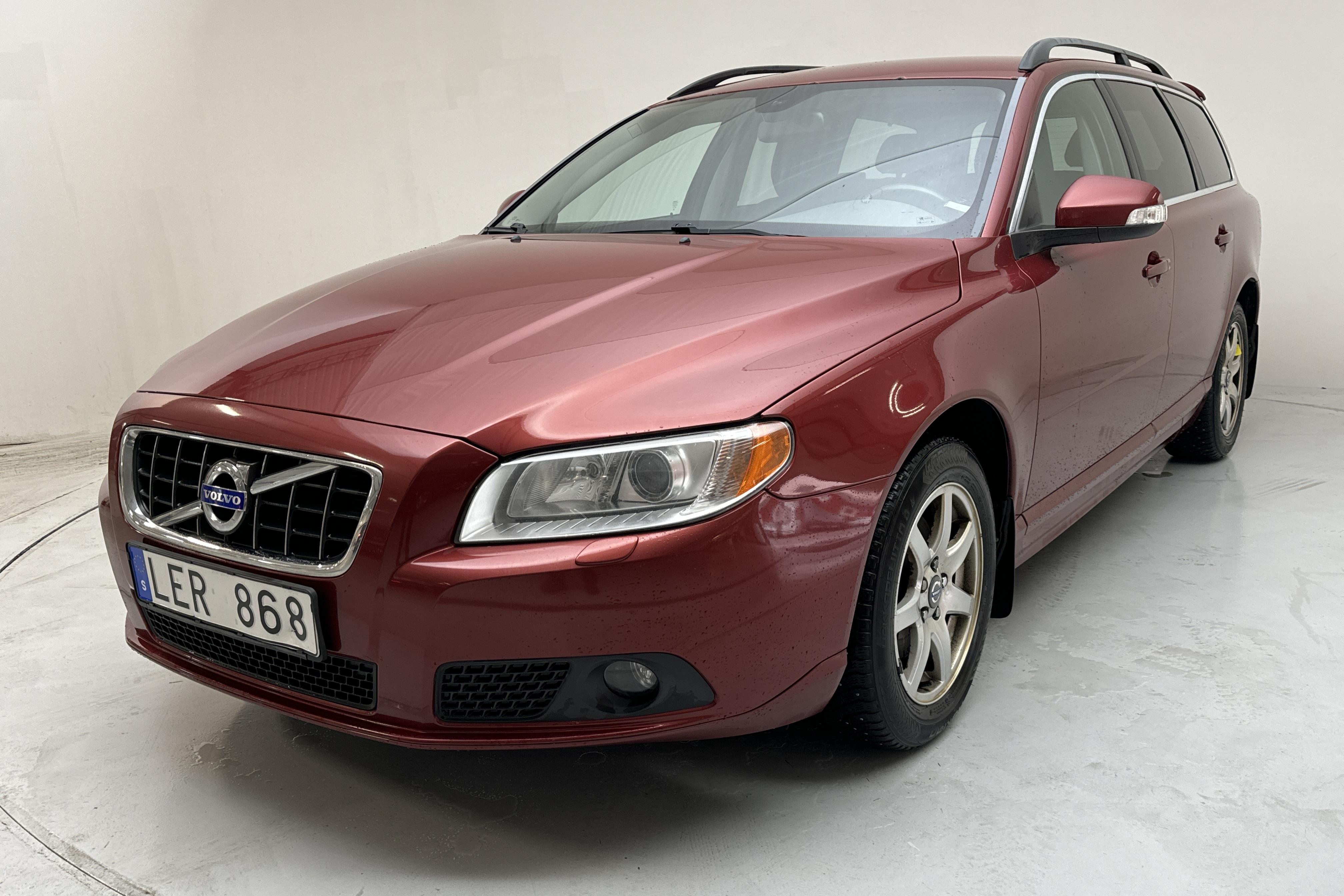 Volvo V70 II D3 (163hk) - 20 848 mil - Automat - röd - 2011