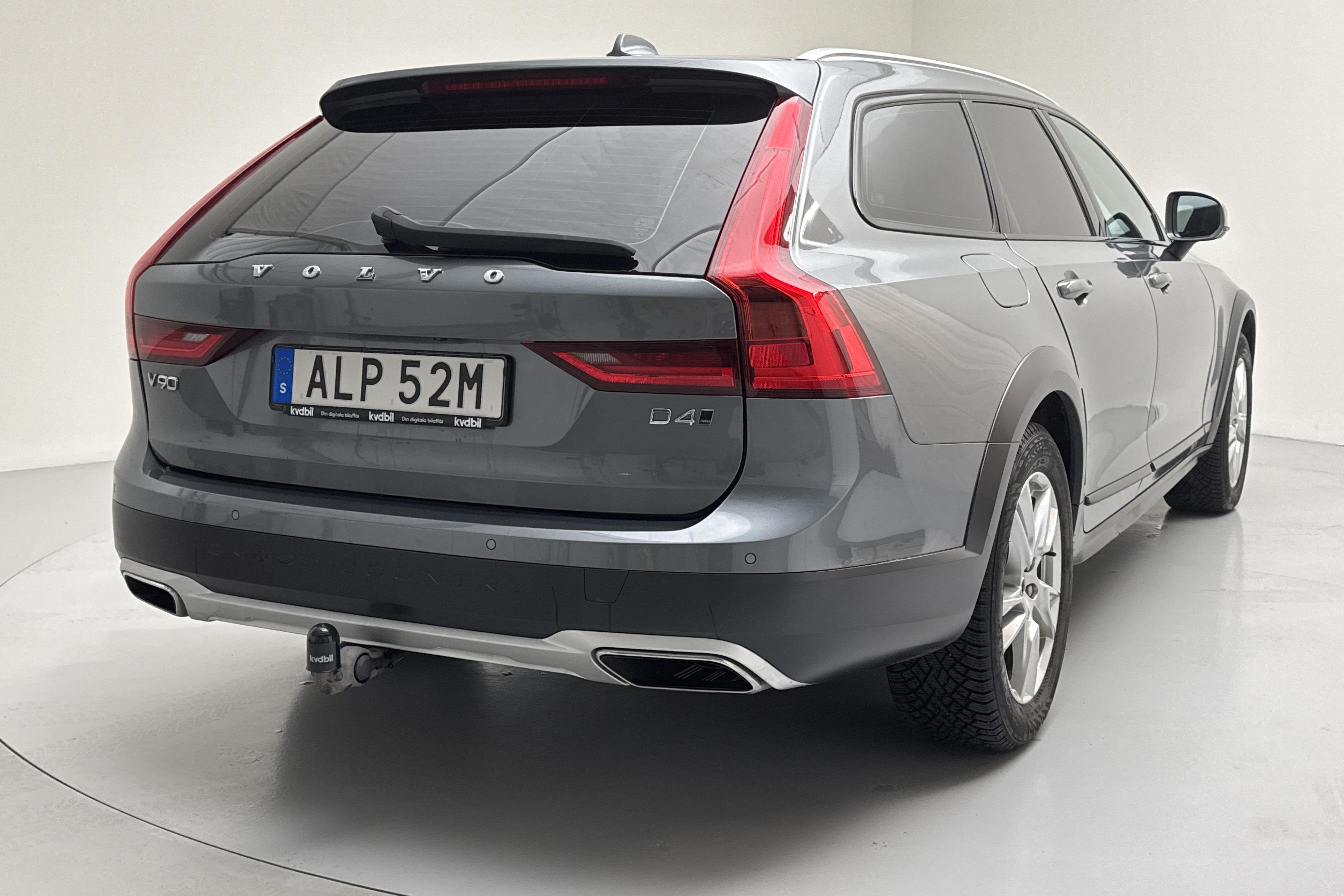 Volvo V90 D4 Cross Country AWD (190hk) - 15 550 mil - Automat - grå - 2019