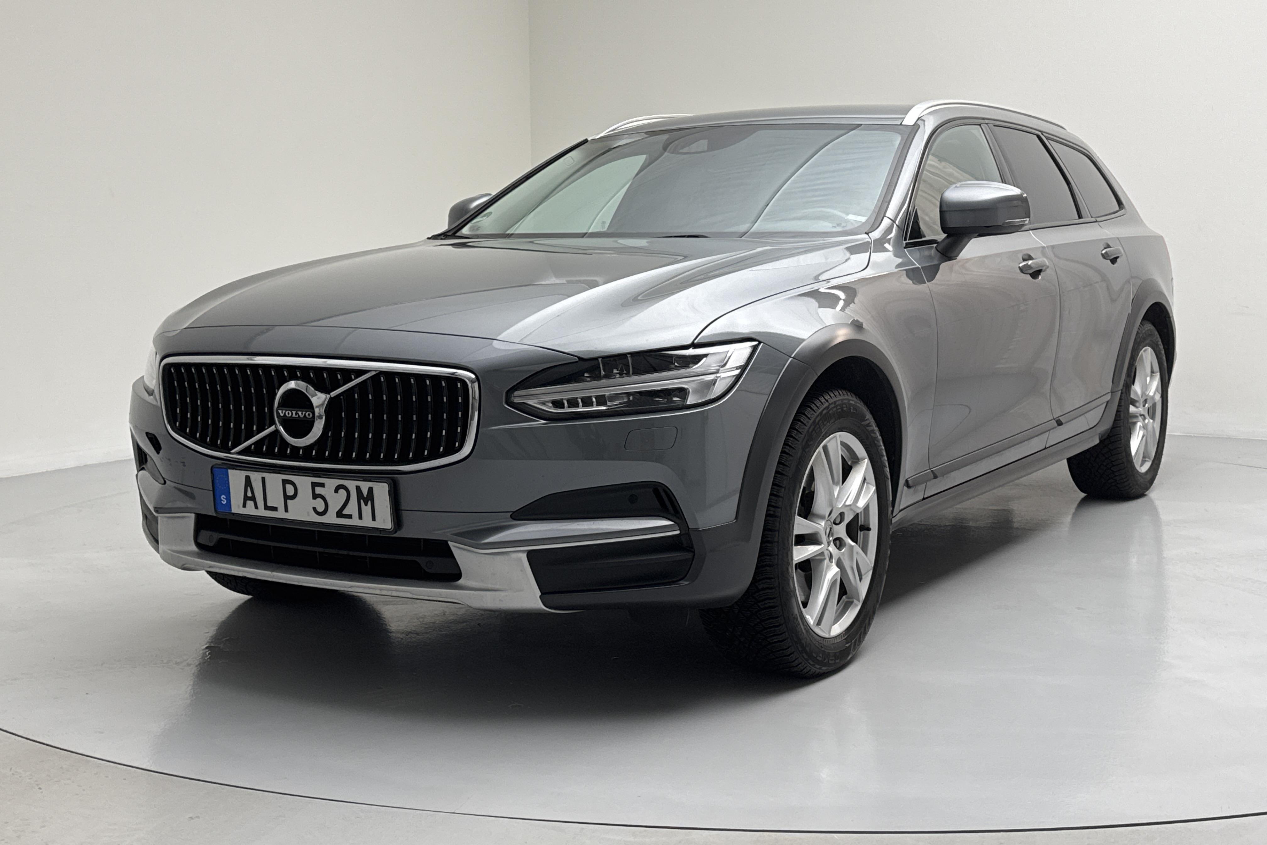 Volvo V90 D4 Cross Country AWD (190hk) - 15 550 mil - Automat - grå - 2019