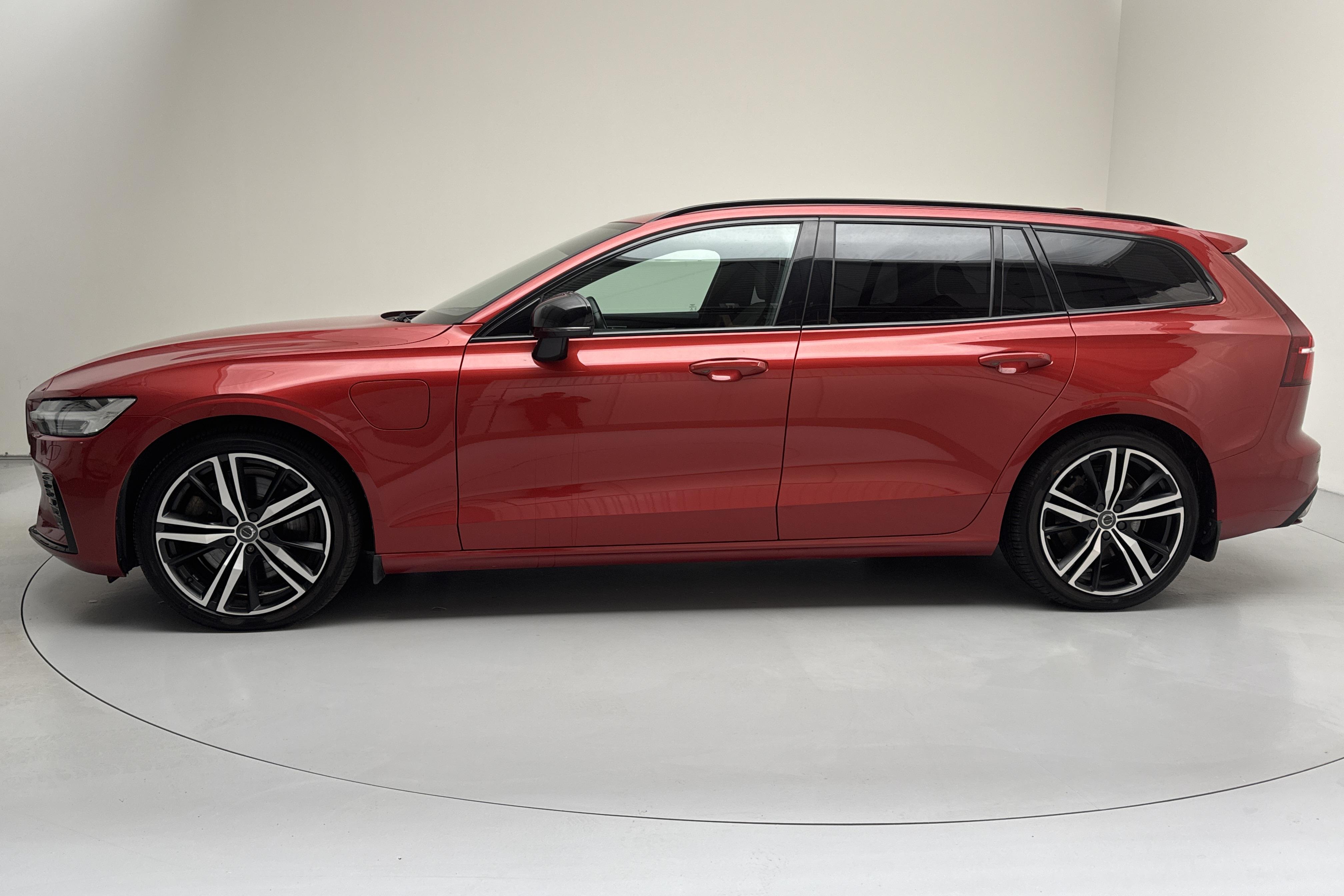 Volvo V60 T6 AWD Twin Engine (340hk) - 6 739 mil - Automat - röd - 2021